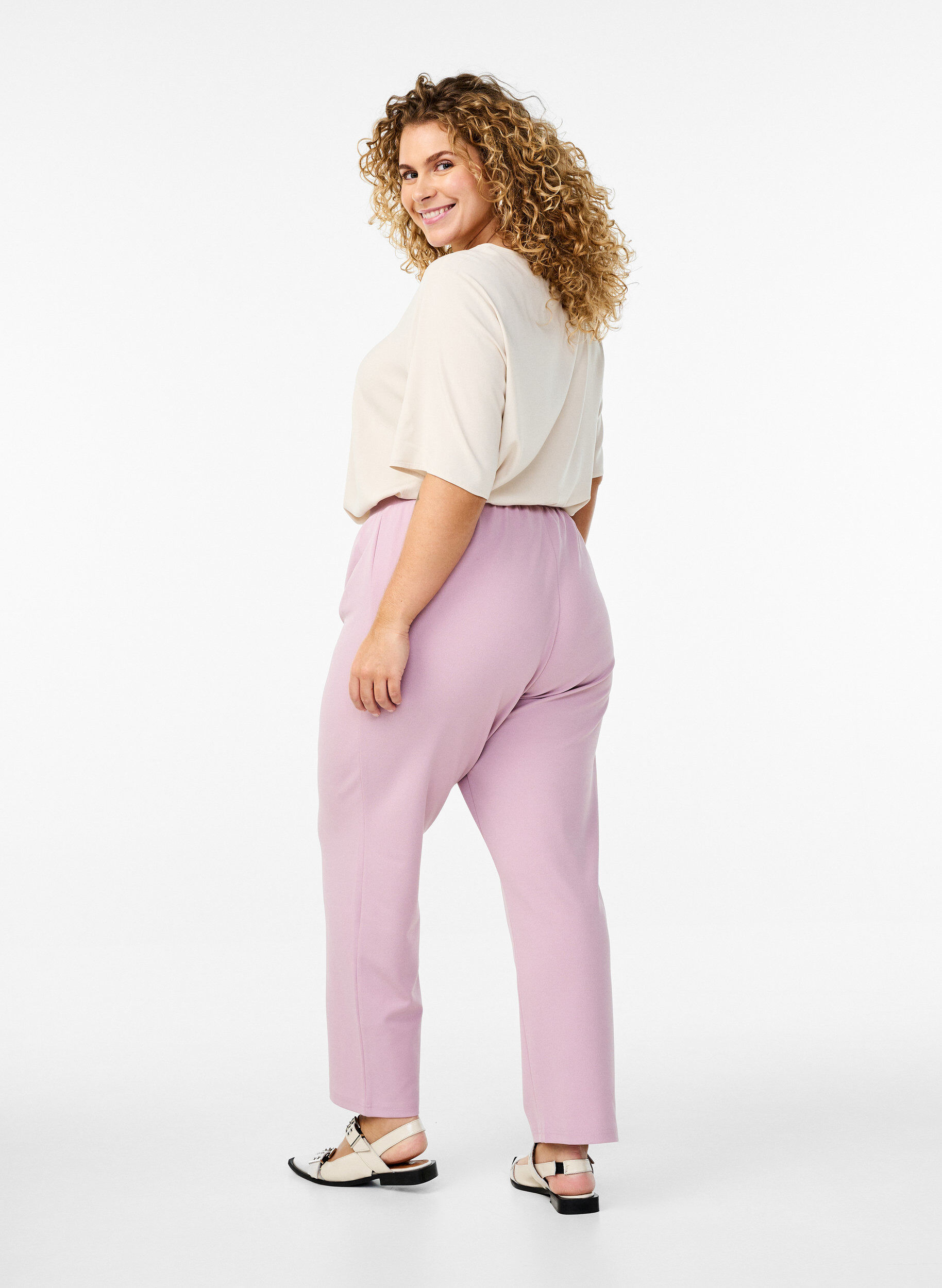 Zizzi FLASH - Pantalon &agrave; coupe droite, Rose poudr&eacute;e, Model image number 1