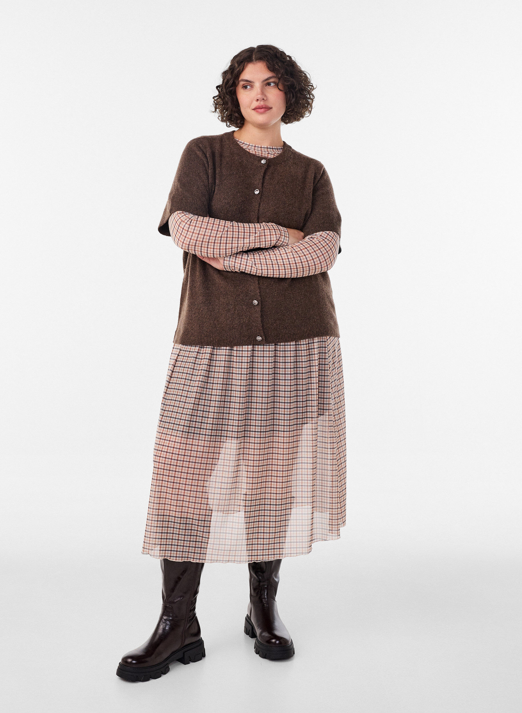 Jupe midi en maille &agrave; carreaux, Beige, Model