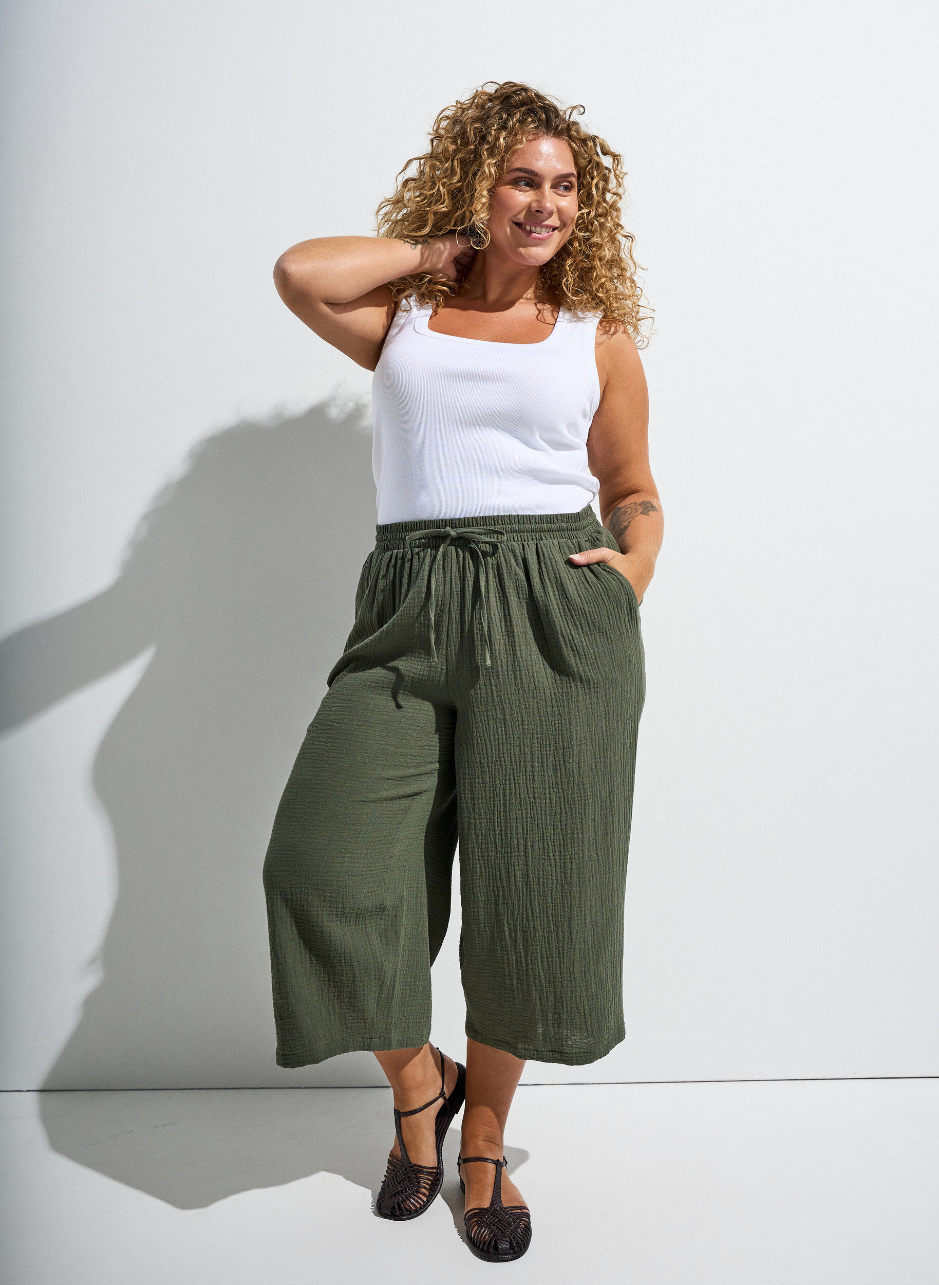 Pantalon culotte en mousseline de coton avec taille haute