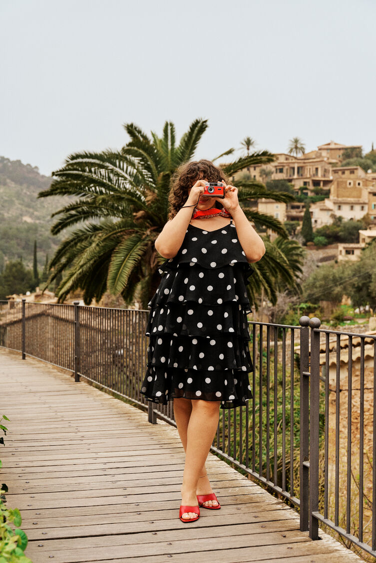 &Eacute;l&eacute;gance &agrave; pois avec du caract&egrave;re, , Model