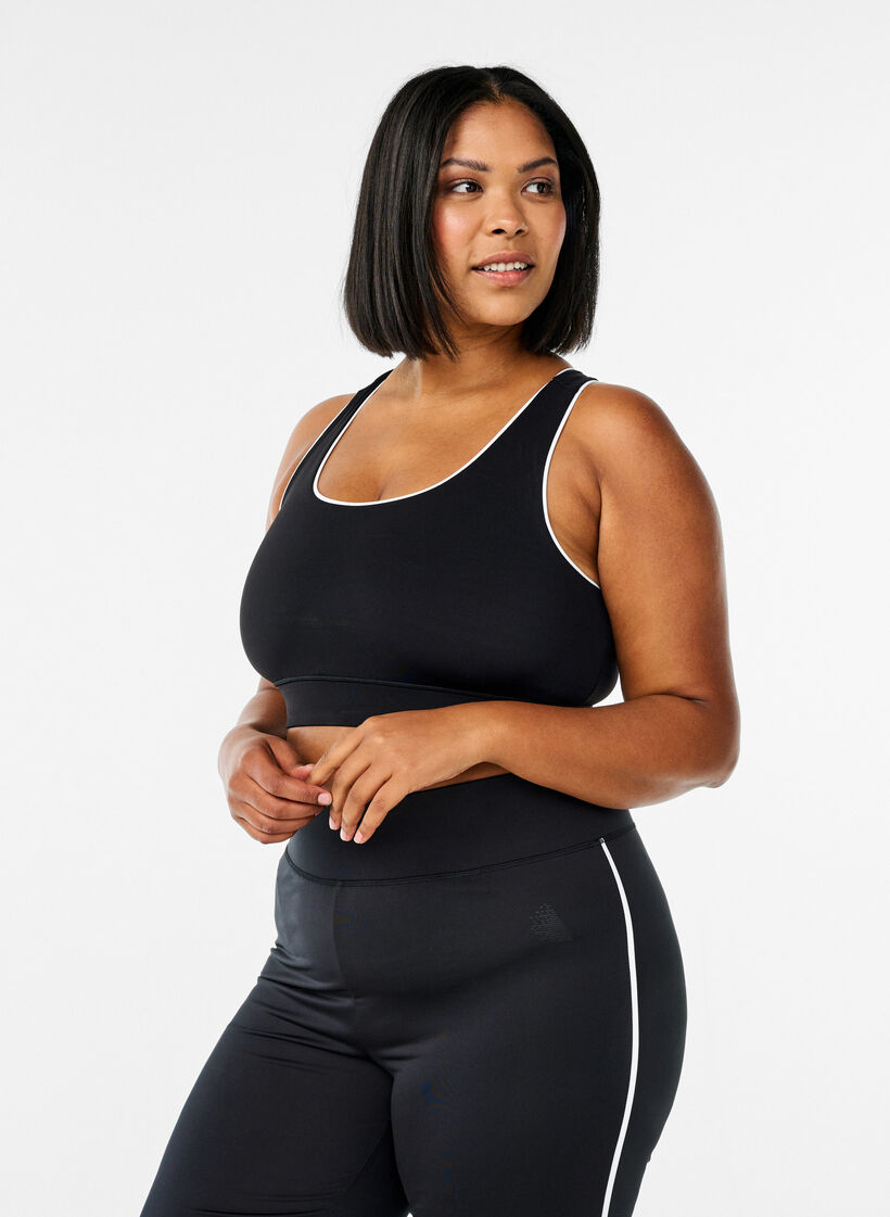 Brassière de sport à dos nageur avec finitions contrastantes, Noir, Model image number 0