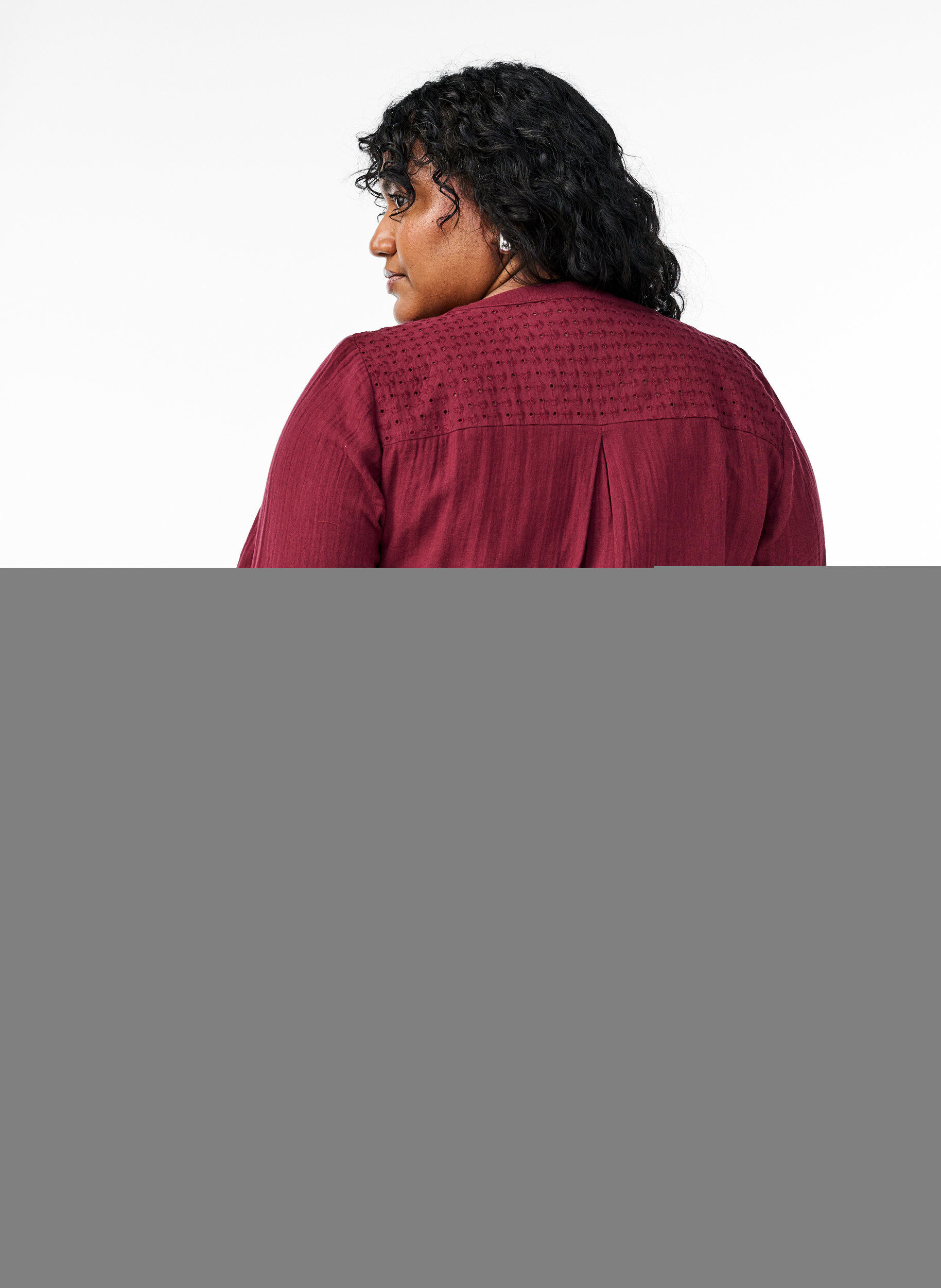 Zizzi Tunique en mousseline de coton avec broderie anglaise, Bordeaux fonc&eacute;, Model image number 2