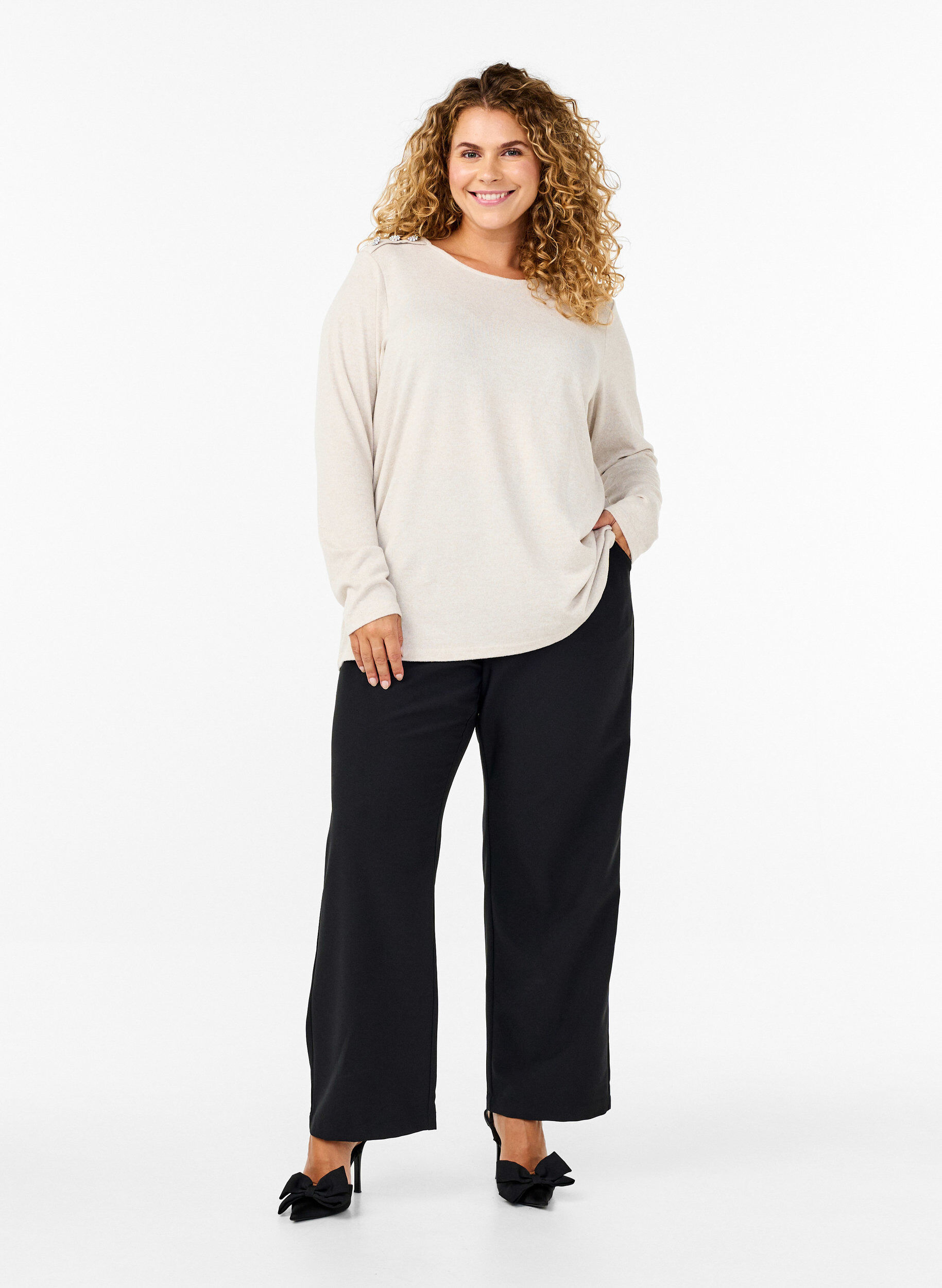 Zizzi Chemisier avec boutons d&eacute;coratifs, Beige, Model image number 1