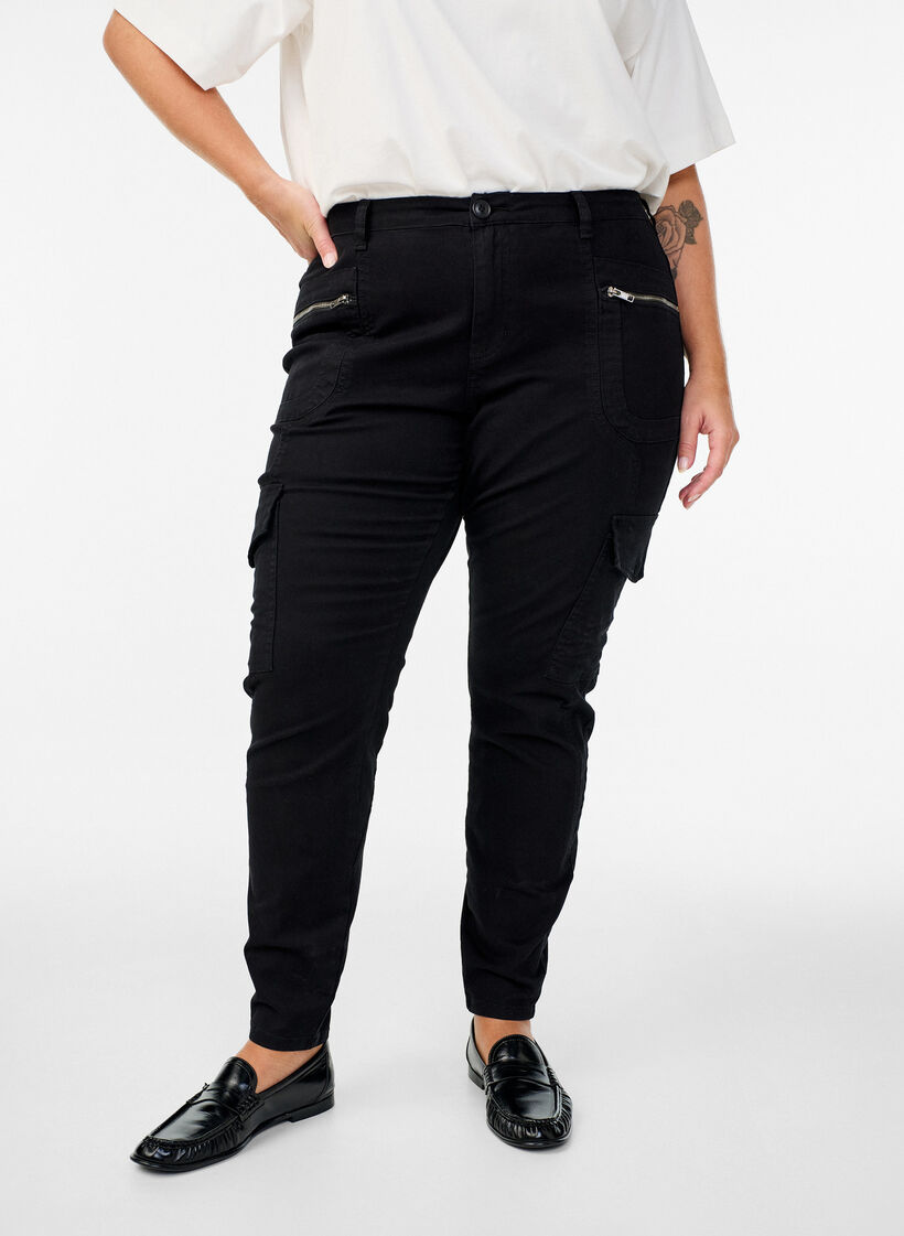 Pantalon slim fit avec poches cargo, Noir, Model image number 2