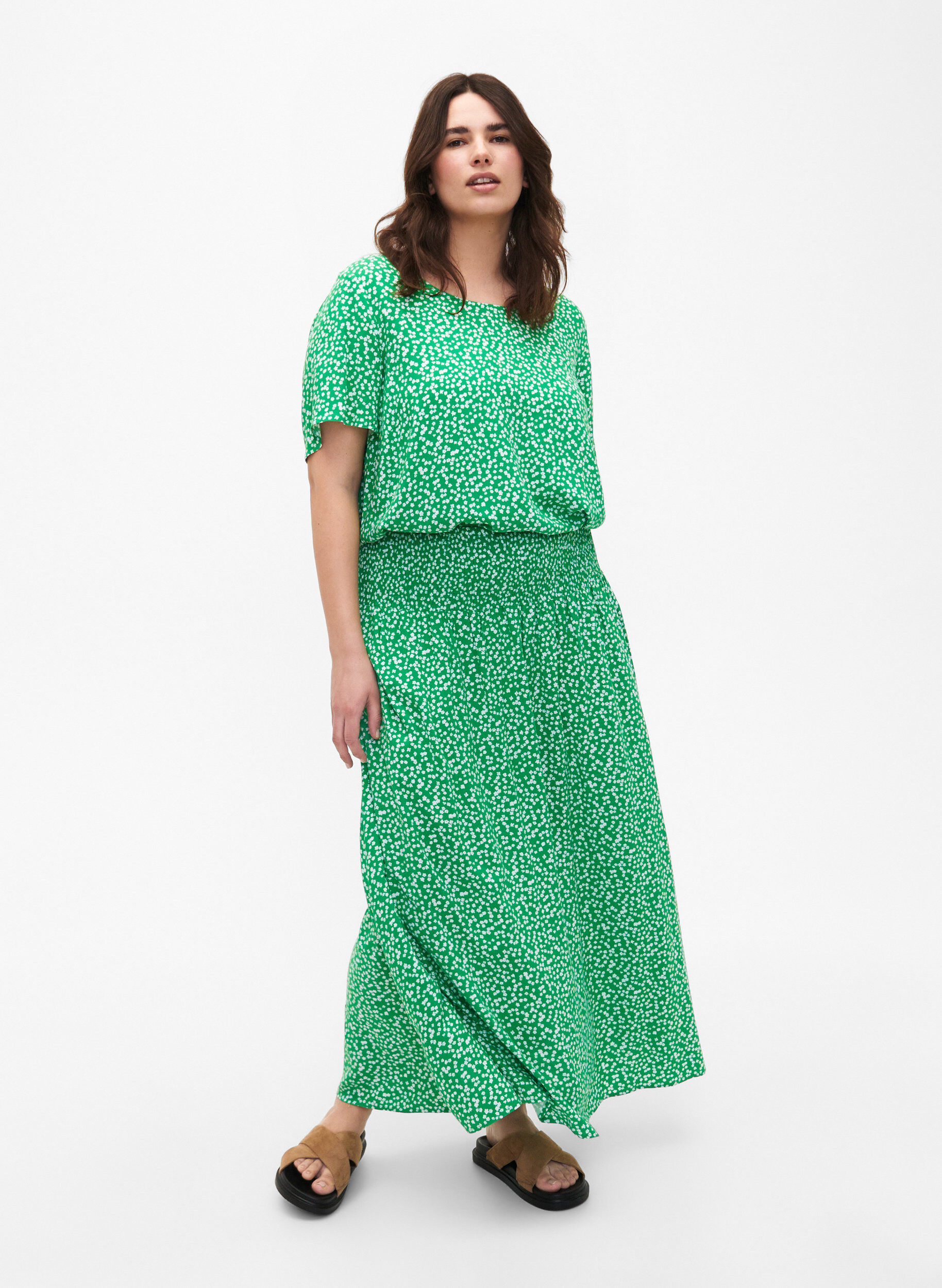 Zizzi FLASH - Jupe longue en viscose avec smocks, Vert, Model image number 1