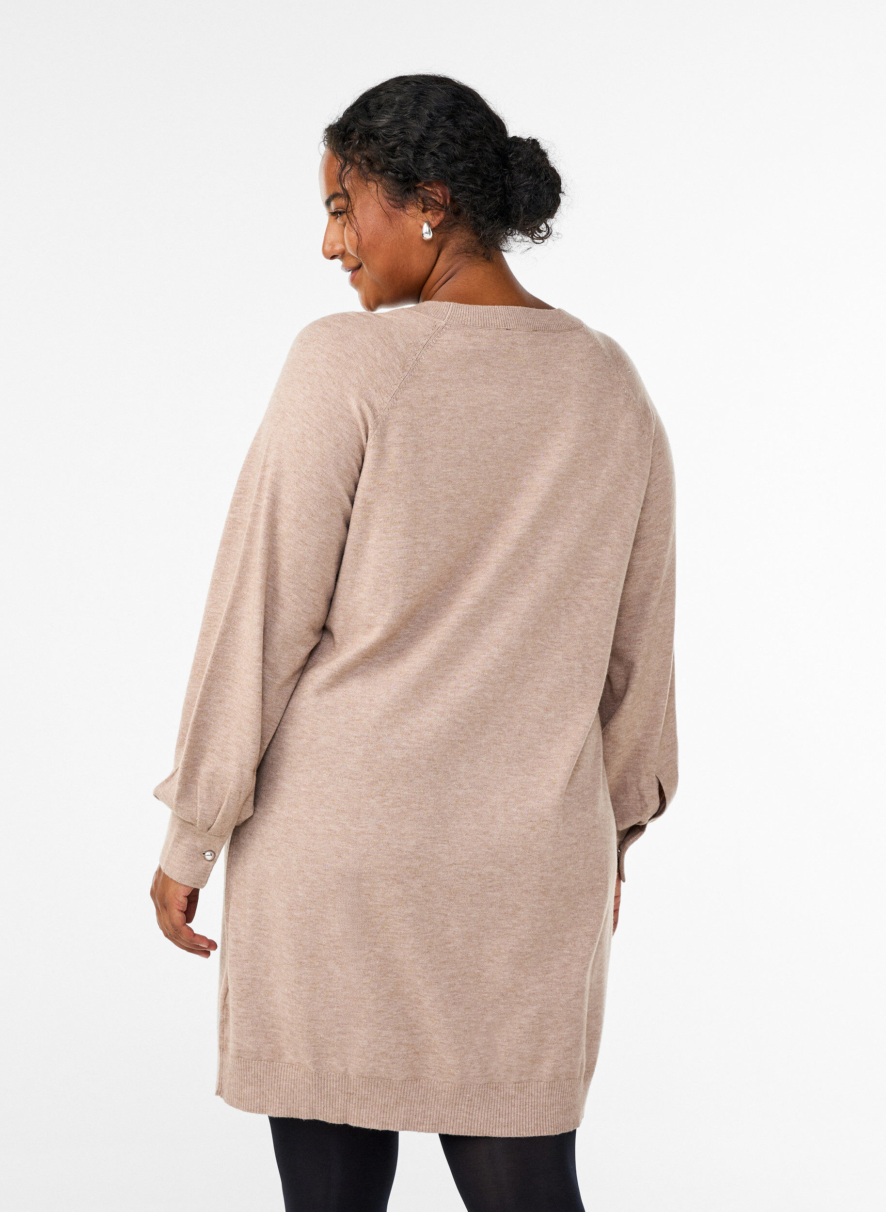 Zizzi Robe courte en maille avec manches raglan, Beige, Model image number 2