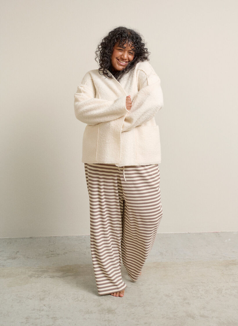 Pantalon de pyjama rayé à taille haute et coupe ample, Beige, Image image number 0