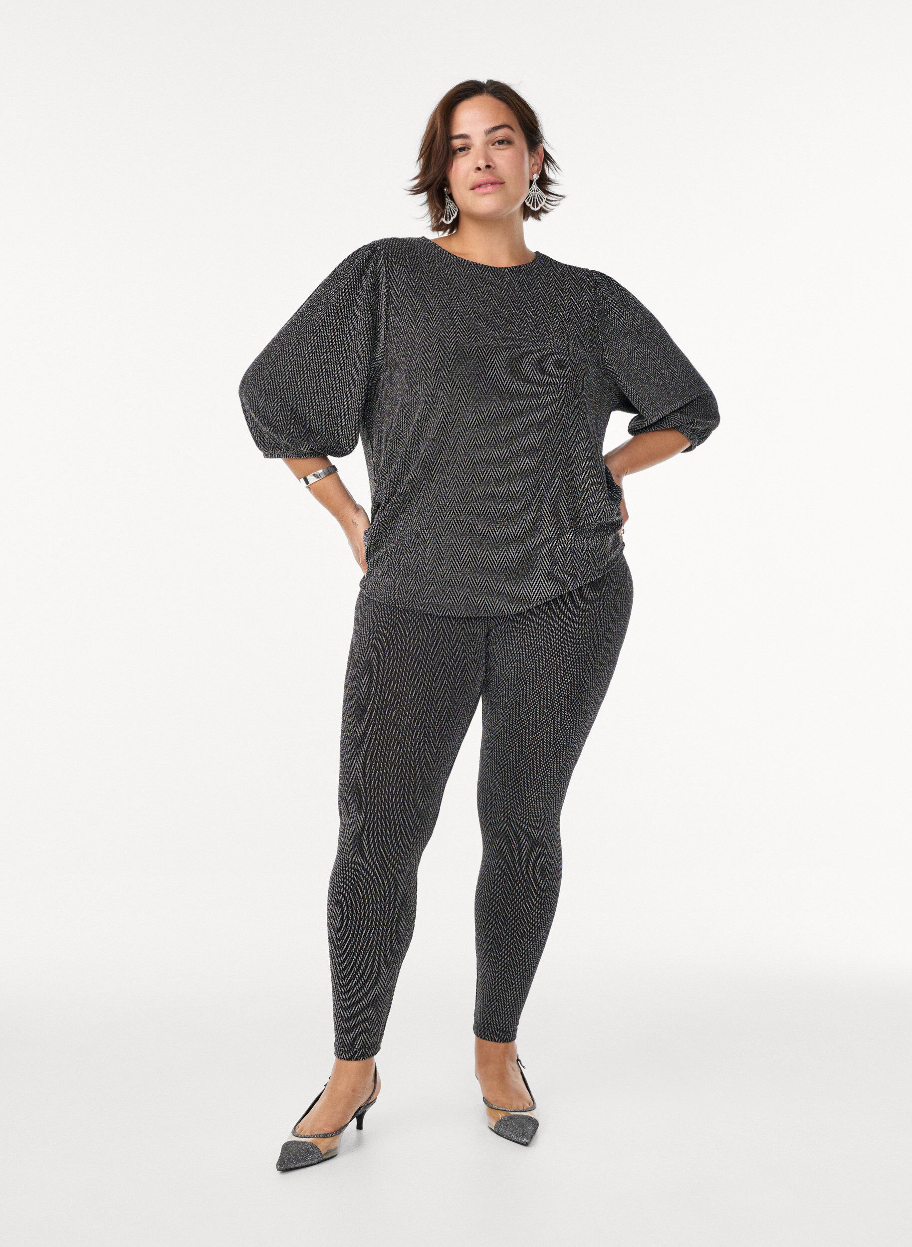 Zizzi Blouse &agrave; motif paillet&eacute; et manches 3/4, Noir, Model image number 1