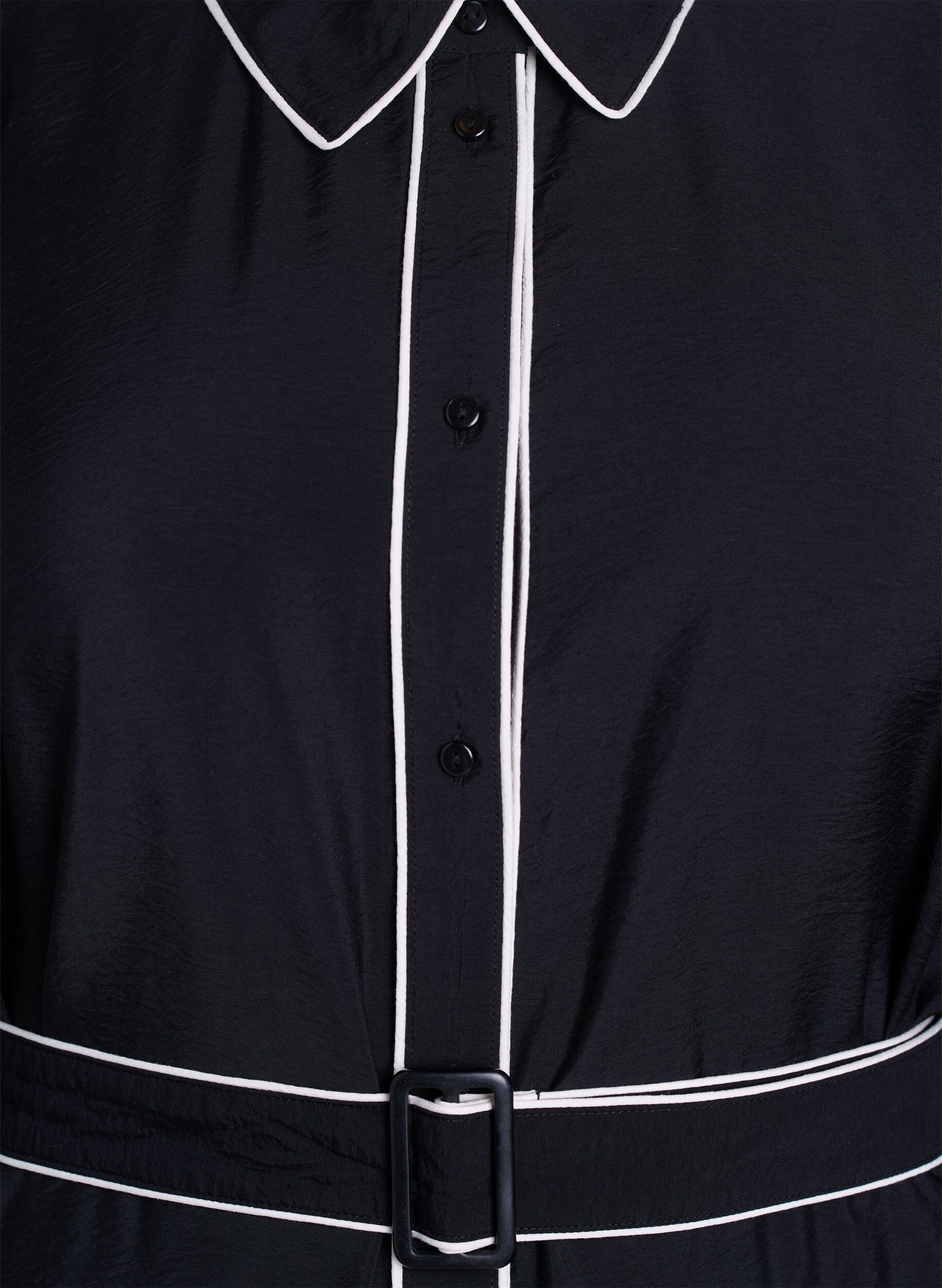 Zizzi Robe chemise midi avec bords contrastants, Noir, Packshot image number 2