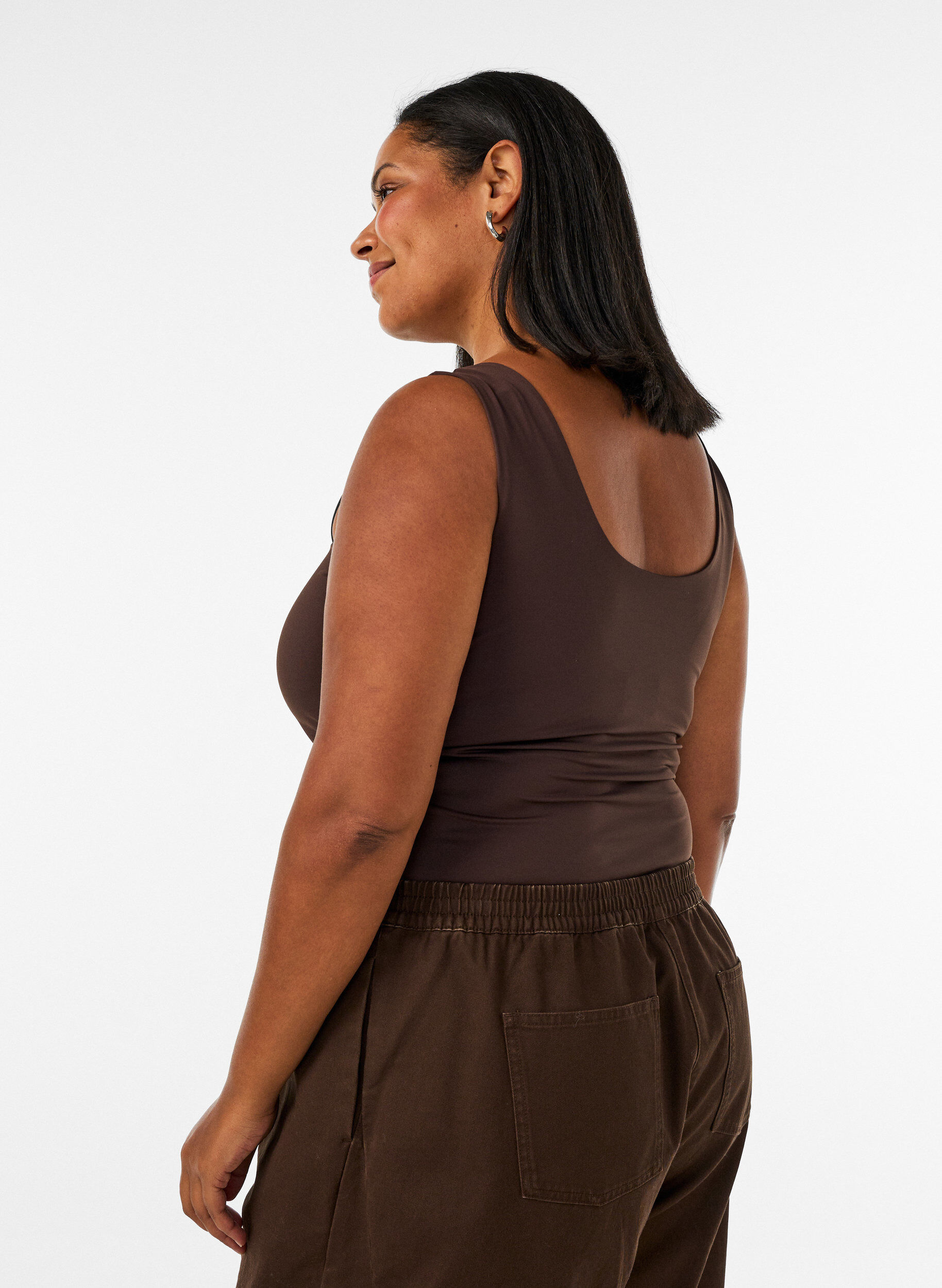 ZizziTop Basic ajust&eacute; en tissu lisse, Marron, Model image number 4