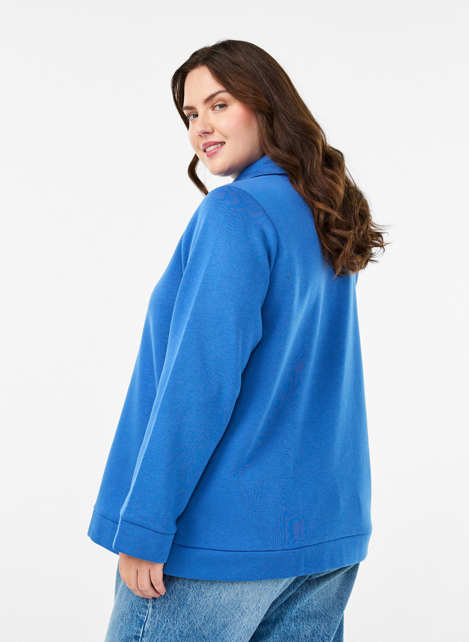 Zizzi Sweatshirt &agrave; col montant et fermeture zipp&eacute;e, Bleu, Model image number 2