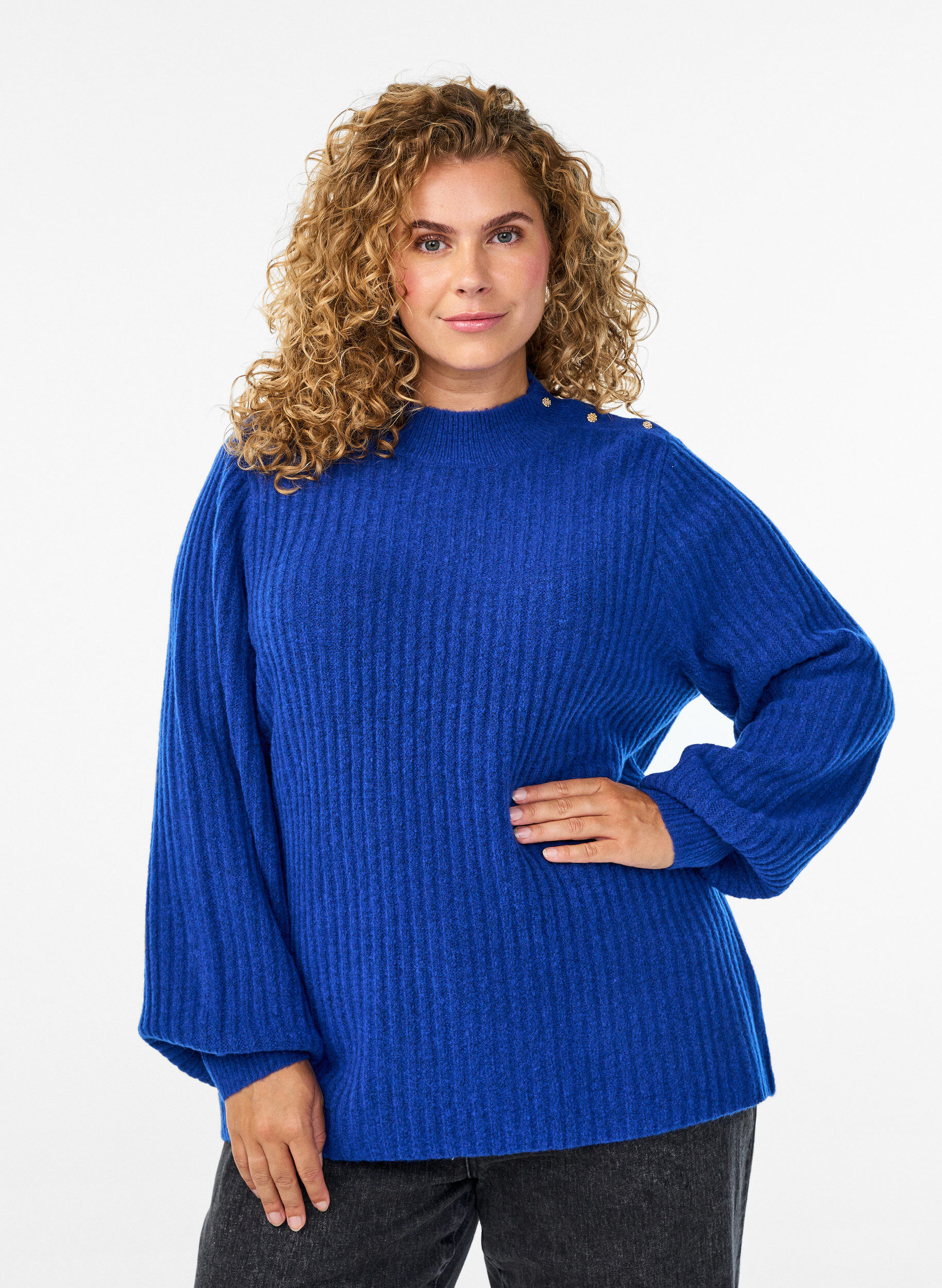 Pull c&ocirc;tel&eacute; &agrave; manches bouffantes et boutons, Bleu, Model