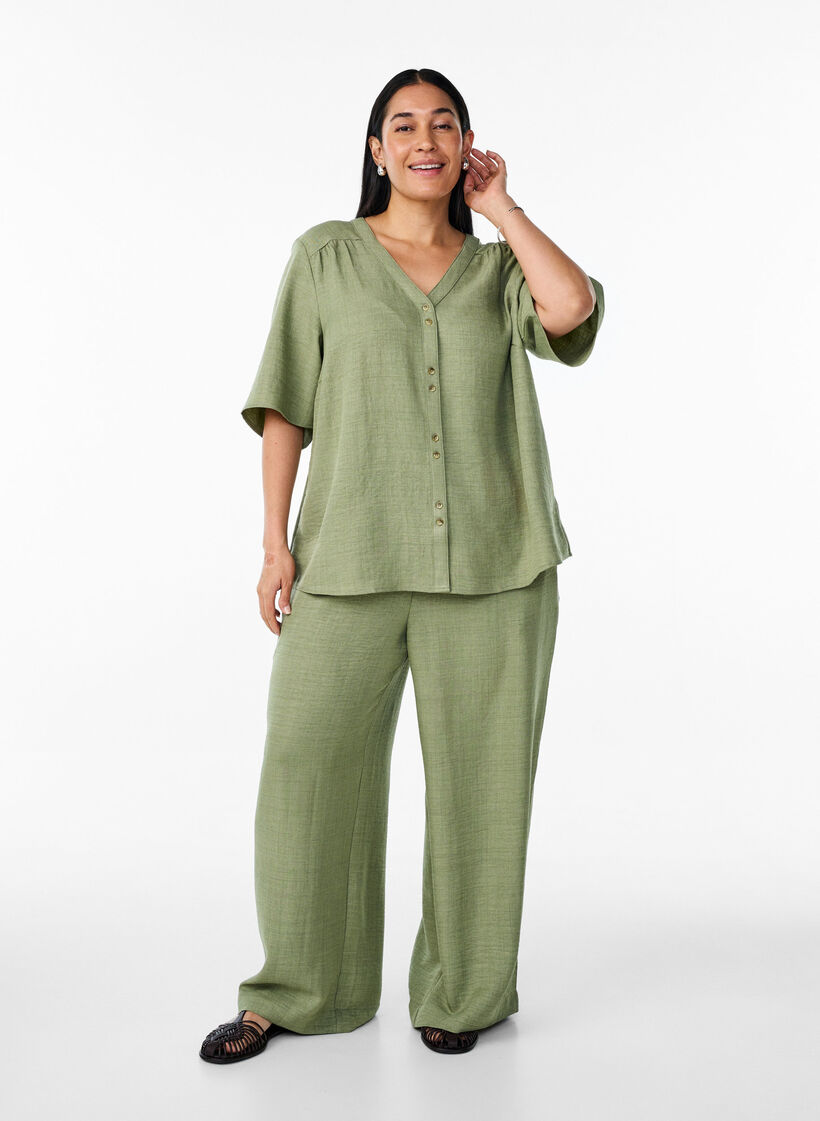 Chemisier &agrave; col en V et manches courtes, Vert, Model image number 1