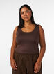 Top Basic ajust&eacute; en tissu lisse, Marron, Model image number 0