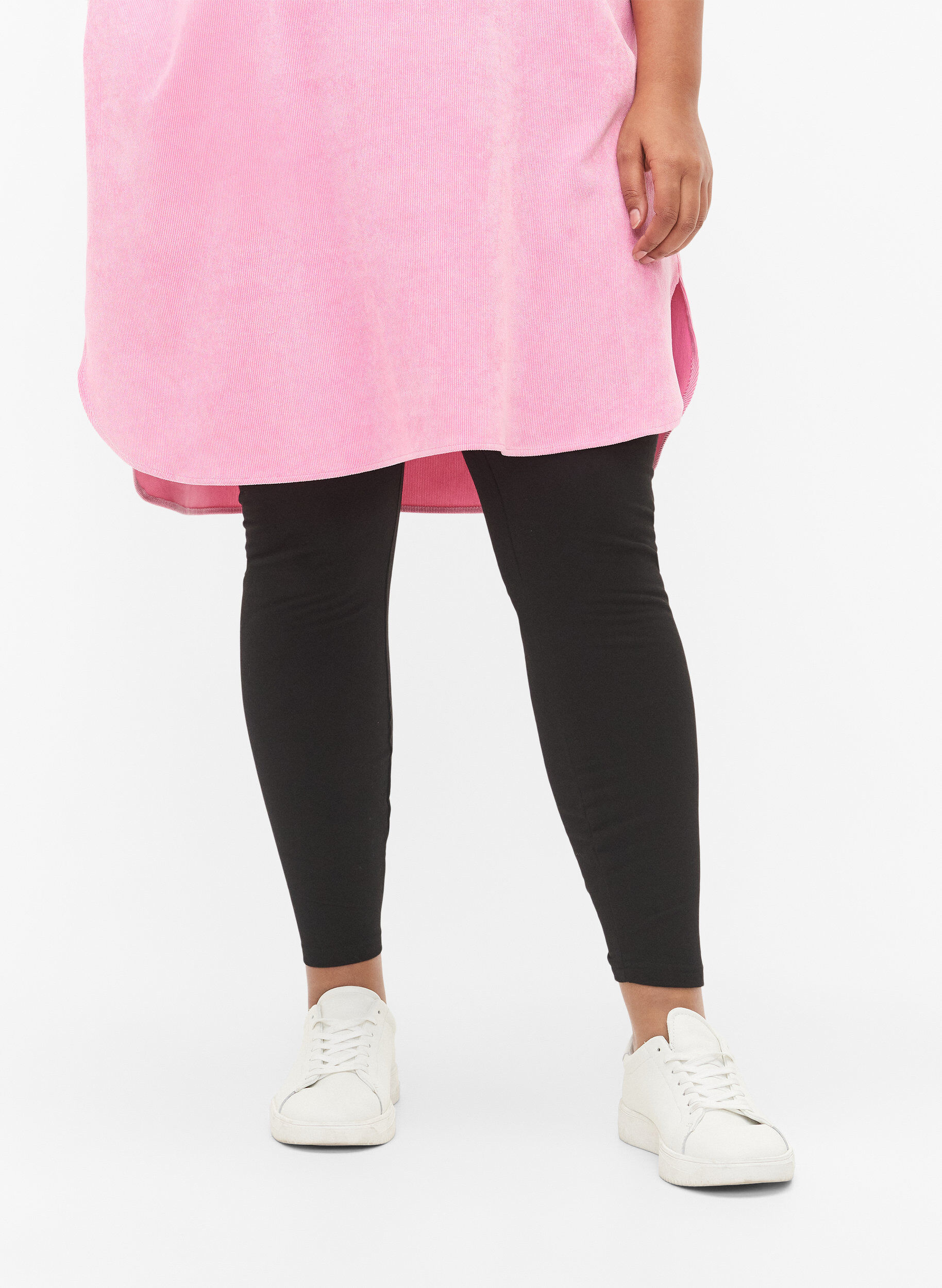 Zizzi Leggings en coton avec doublure, Noir, Model image number 3