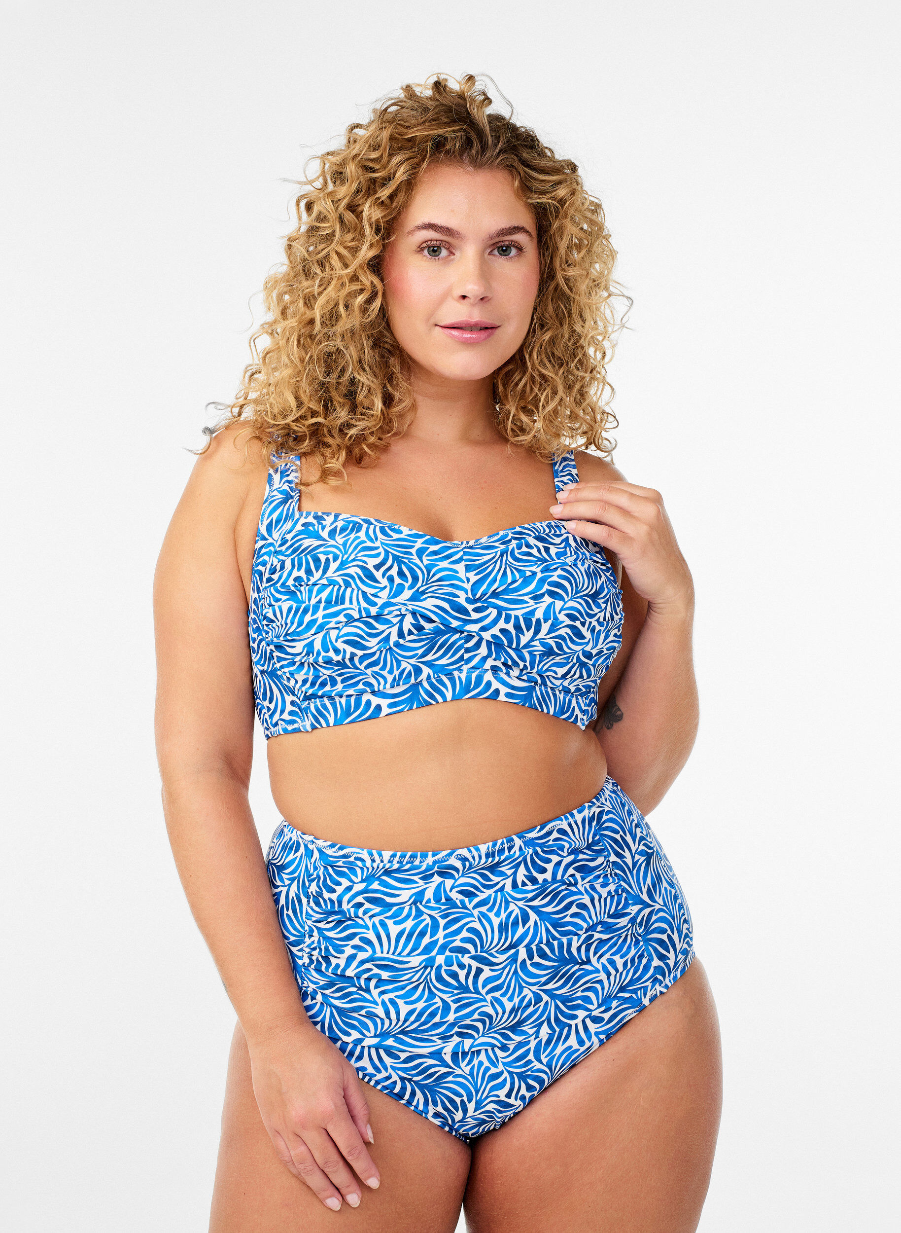 Zizzi Haut de bikini rembourr&eacute; et imprim&eacute;, Bleu, Model image number 1