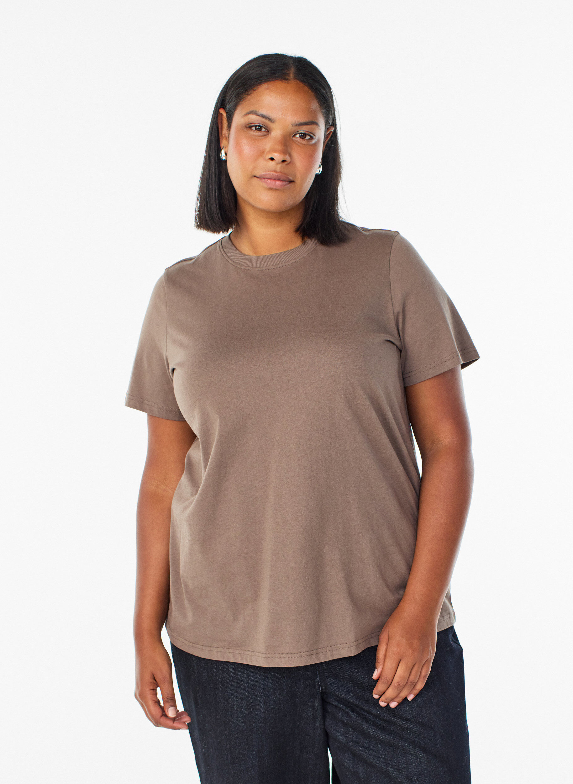 T-shirt basique en coton &agrave; col rond, Marron, Model