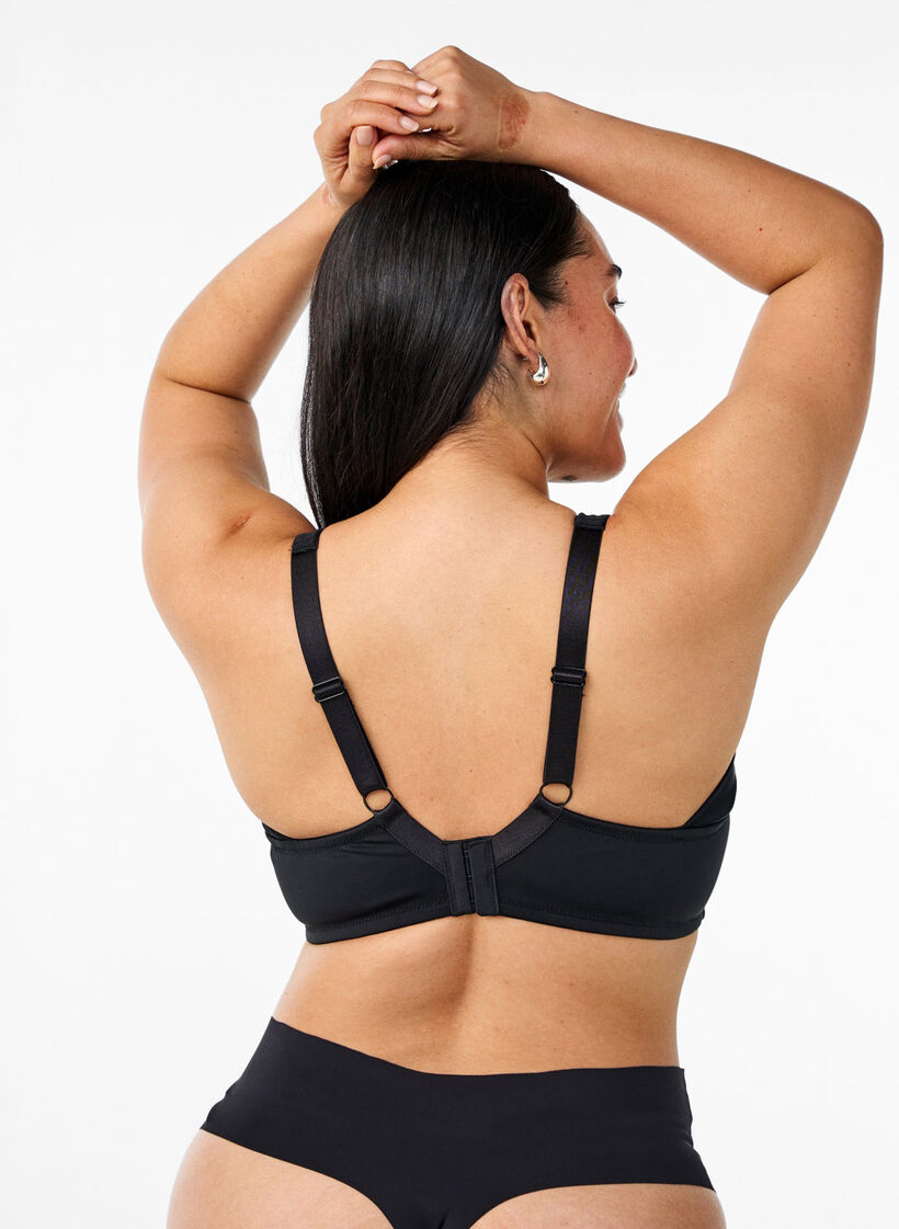 Soutien-gorge confort avec bretelles rembourr&eacute;es, Noir, Model image number 2