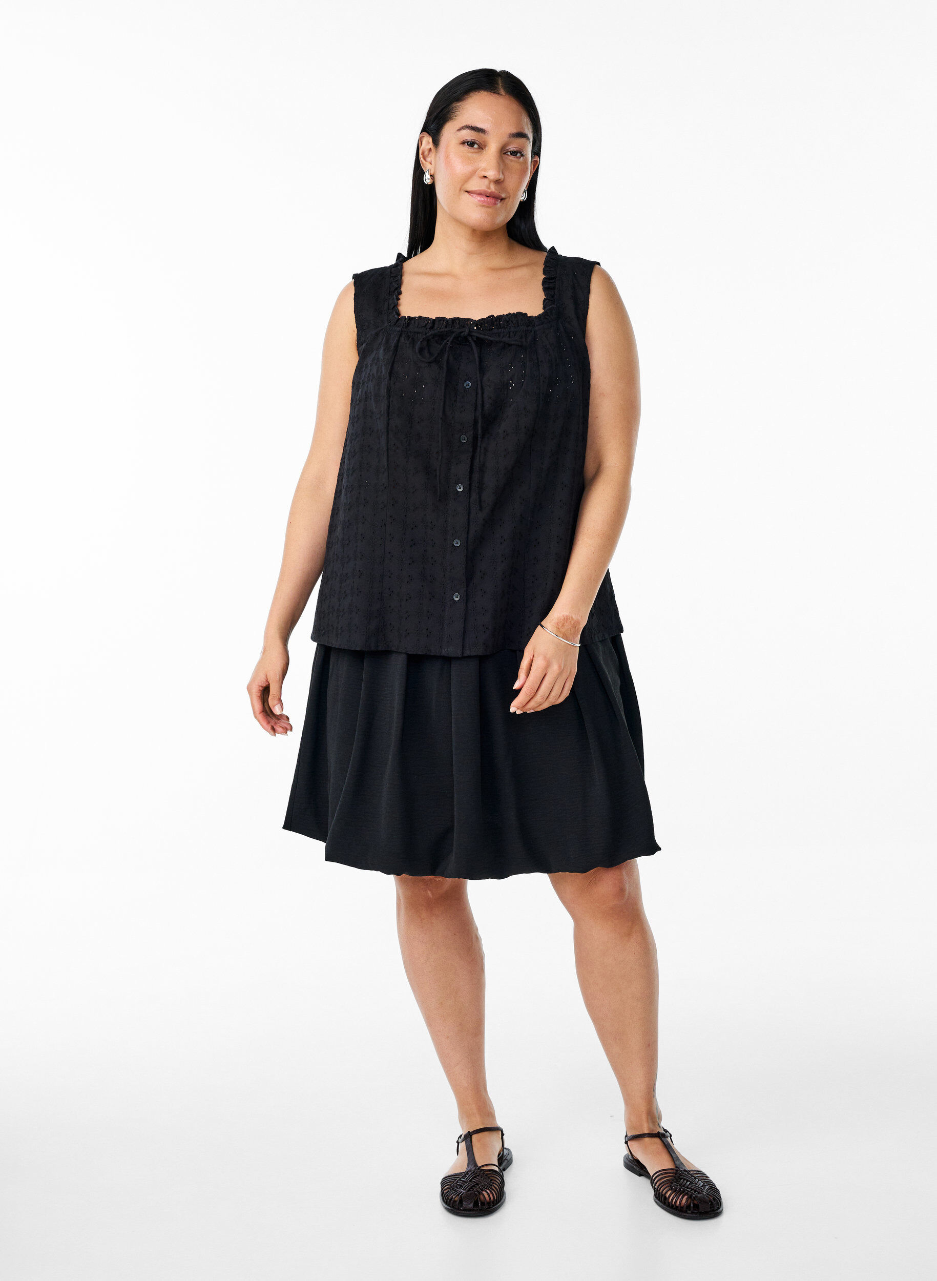 ZizziChemisier sans manches avec broderie anglaise et volants, Noir, Model image number 1