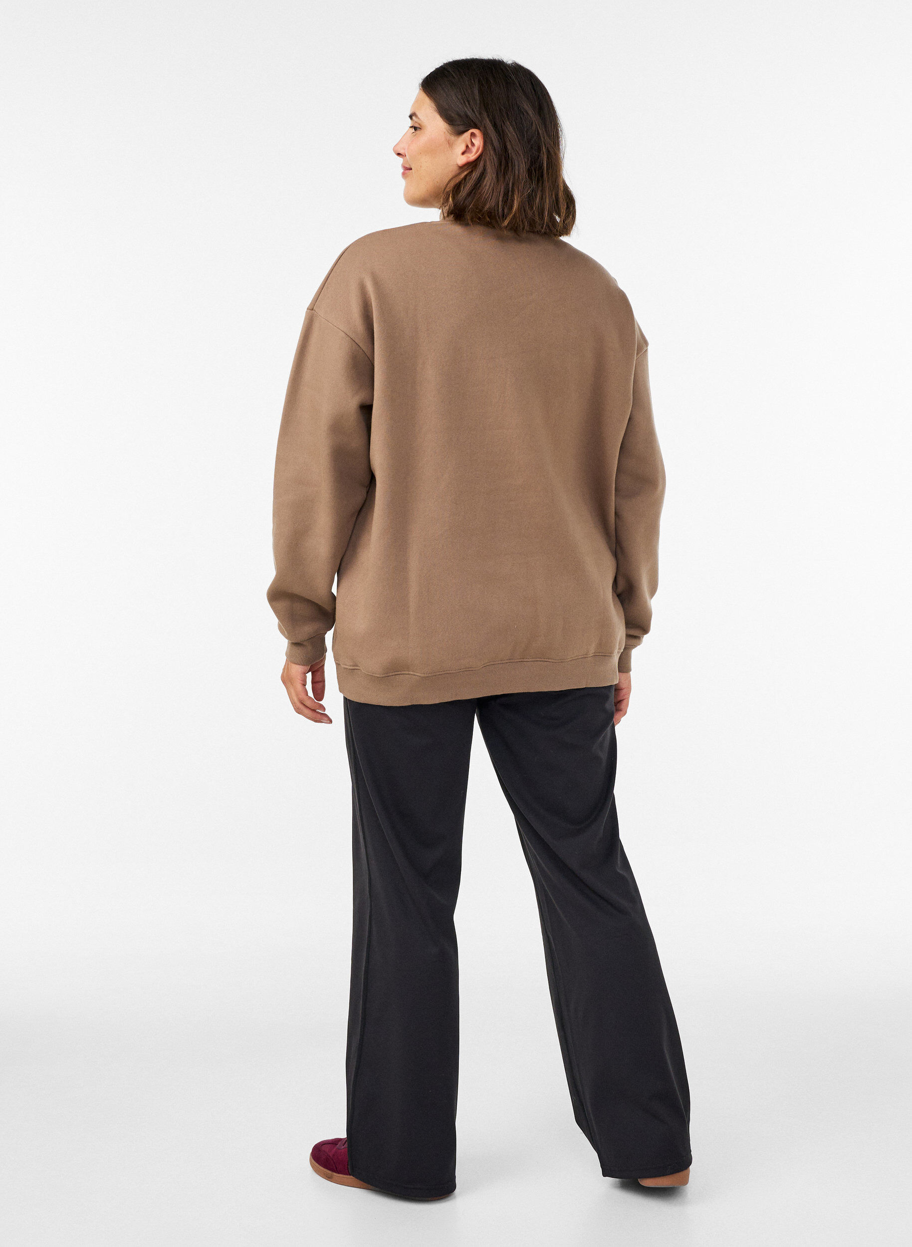 ZizziSweatshirt avec col montant et motif sportif sur le devant, Marron, Model image number 2