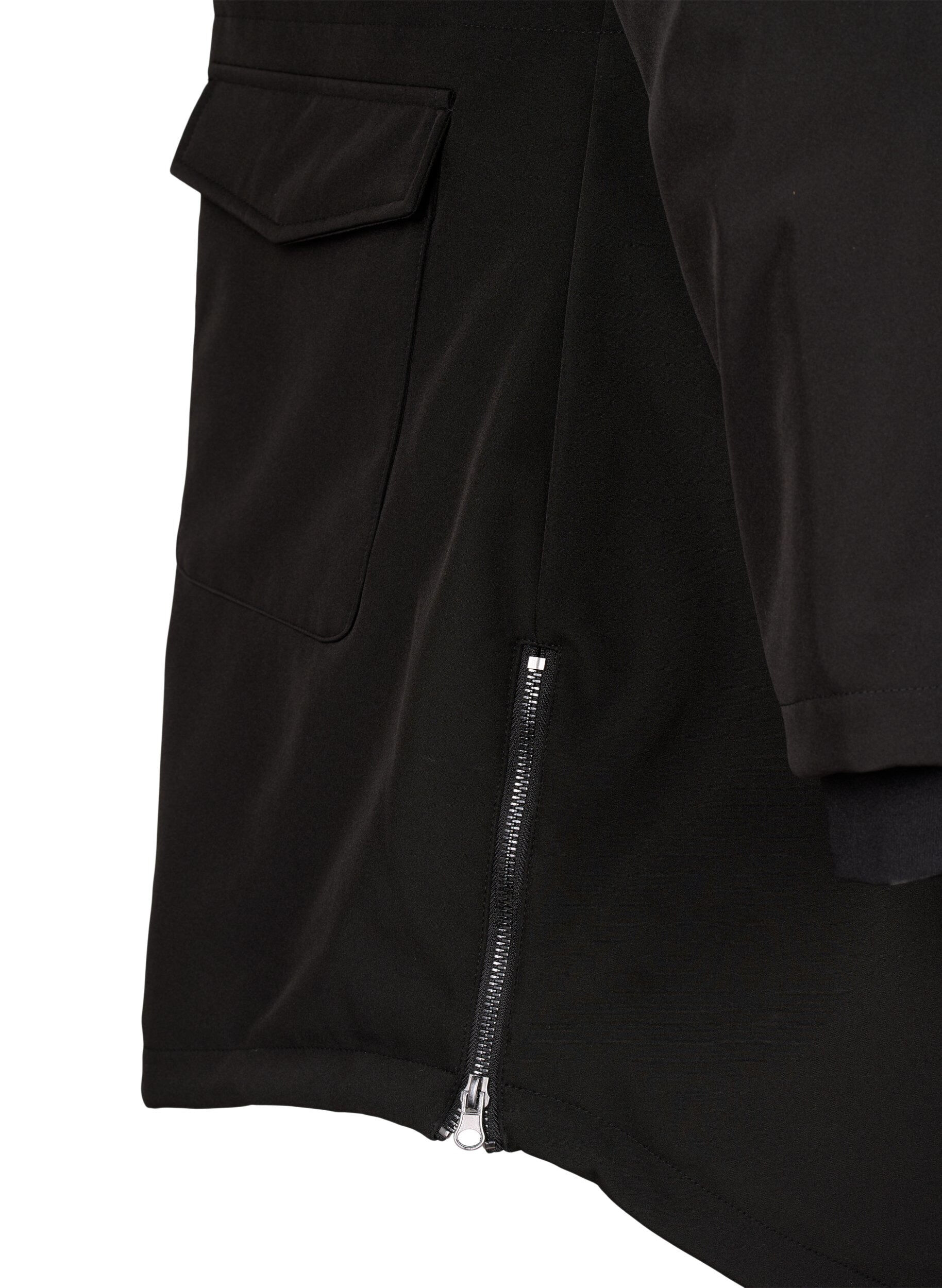 Zizzi Veste softshell r&eacute;sistante &agrave; l'eau avec doublure matelass&eacute;e, Noir, Packshot image number 4