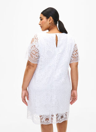 Robe de soirée en dentelle à manches courtes, Bright White, Model image number 1