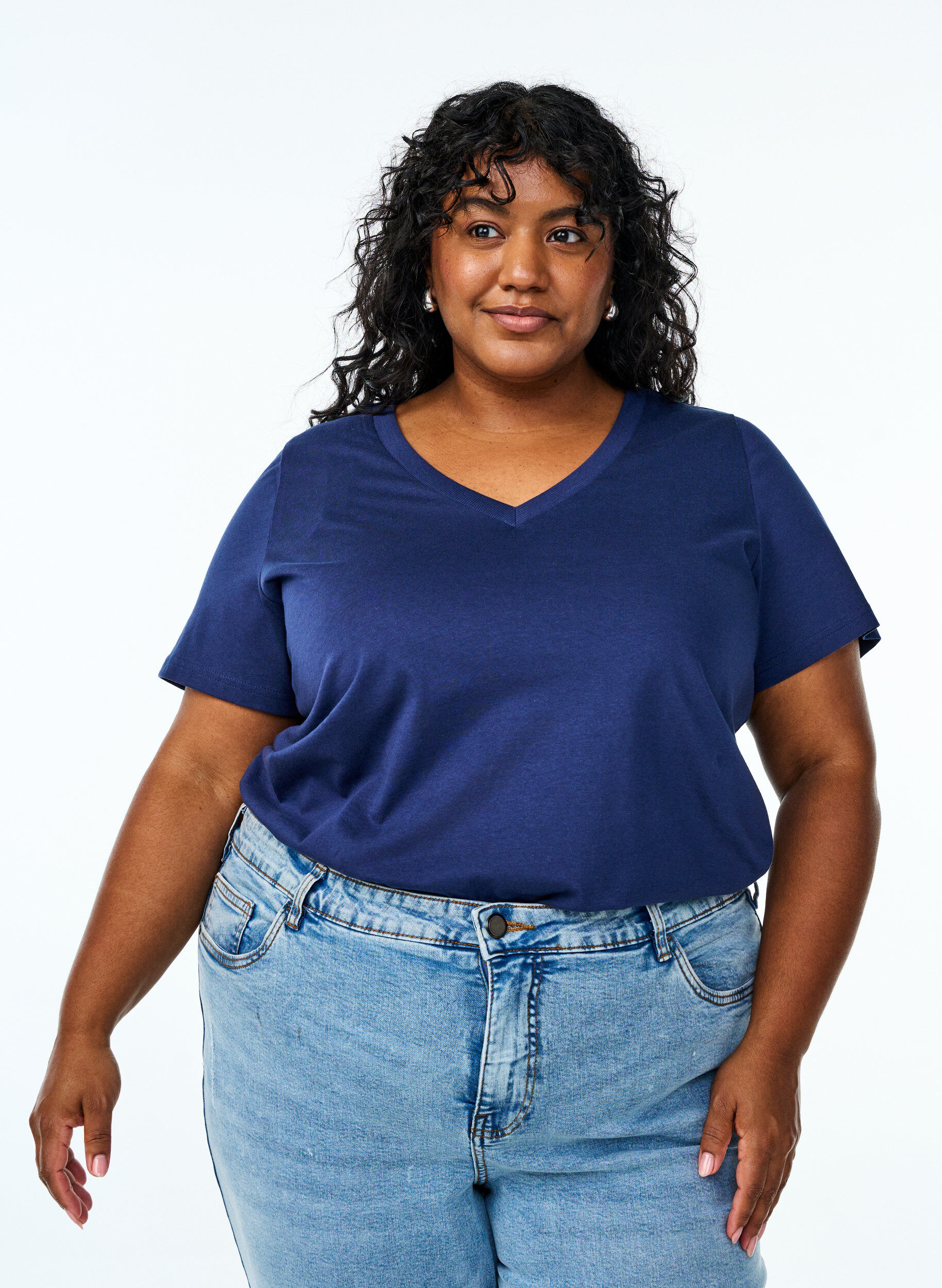 T-shirt en coton simple avec encolure en V, Bleu, Model