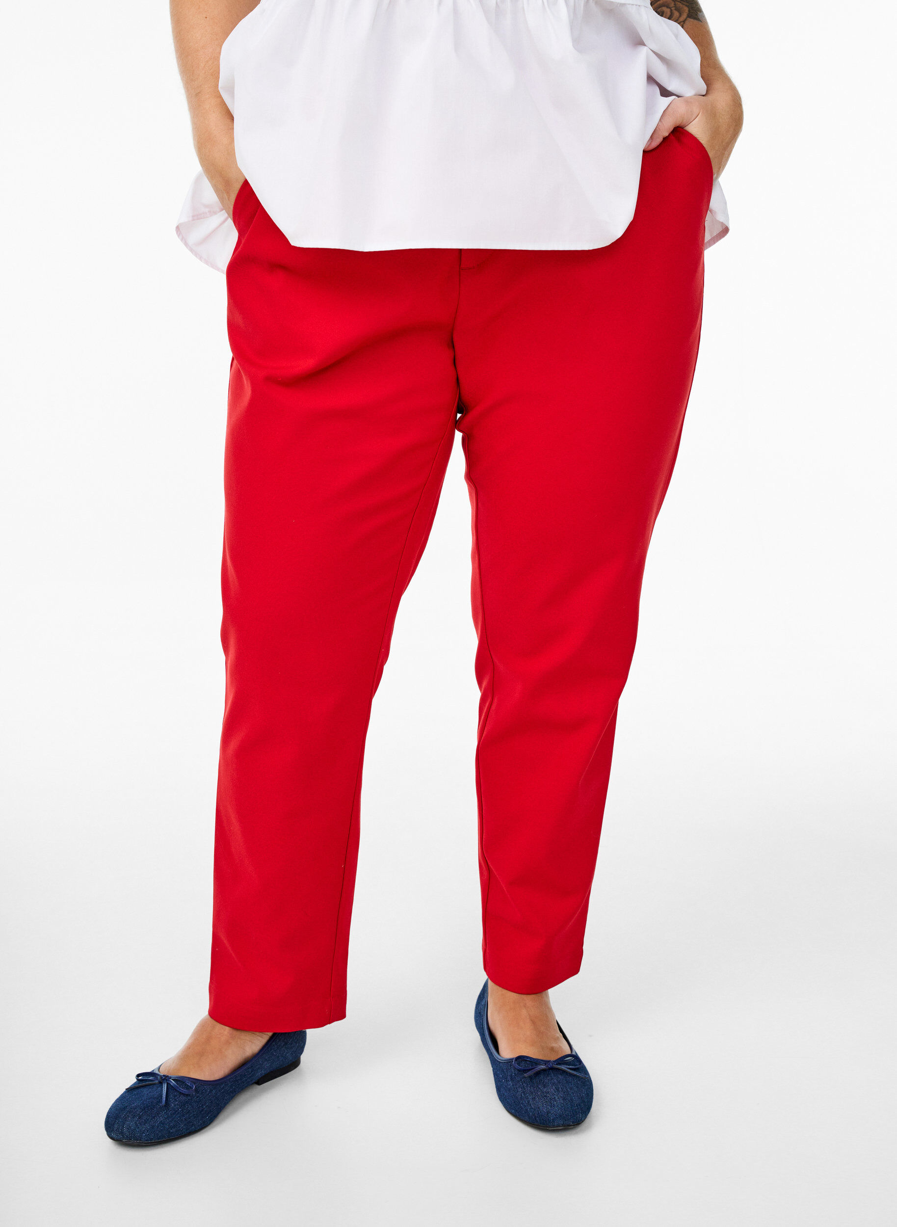 Zizzi Pantalon coupe droite &agrave; taille haute, Rouge, Model image number 2
