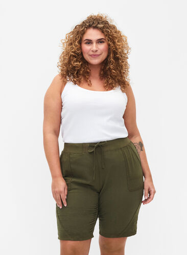 Short en coton ample avec poches, Ivy Green, Model image number 0