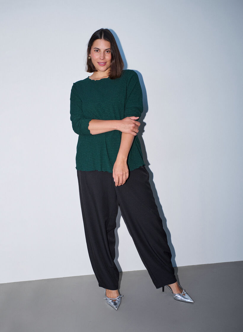 Blouse textur&eacute;e avec bords ondul&eacute;s, Vert fonc&eacute;, Model image number 1