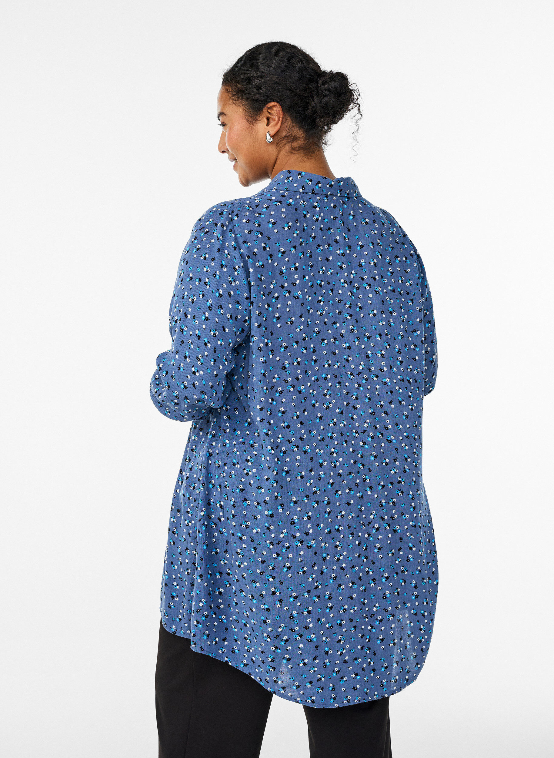 Zizzi Chemise longue &agrave; imprim&eacute; fleuri, Bleu, Model image number 2