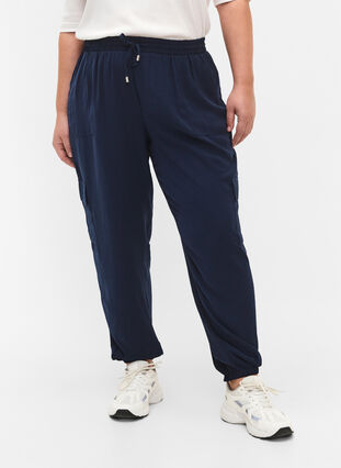 Pantalon à poches cargo, Navy Blazer, Model image number 2