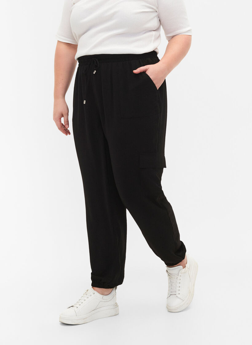 Pantalon uni avec grandes poches, Black, Model image number 2