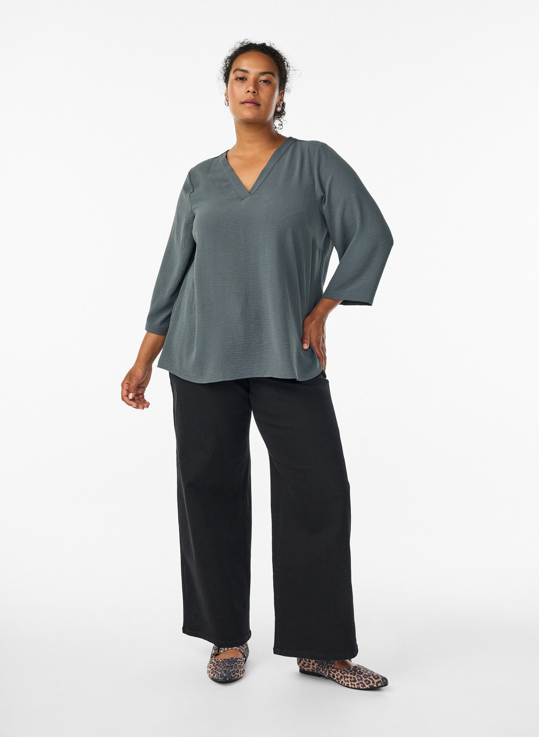 Zizzi FLASH - Chemisier &agrave; manches 3/4, Vert fonc&eacute;, Model image number 1