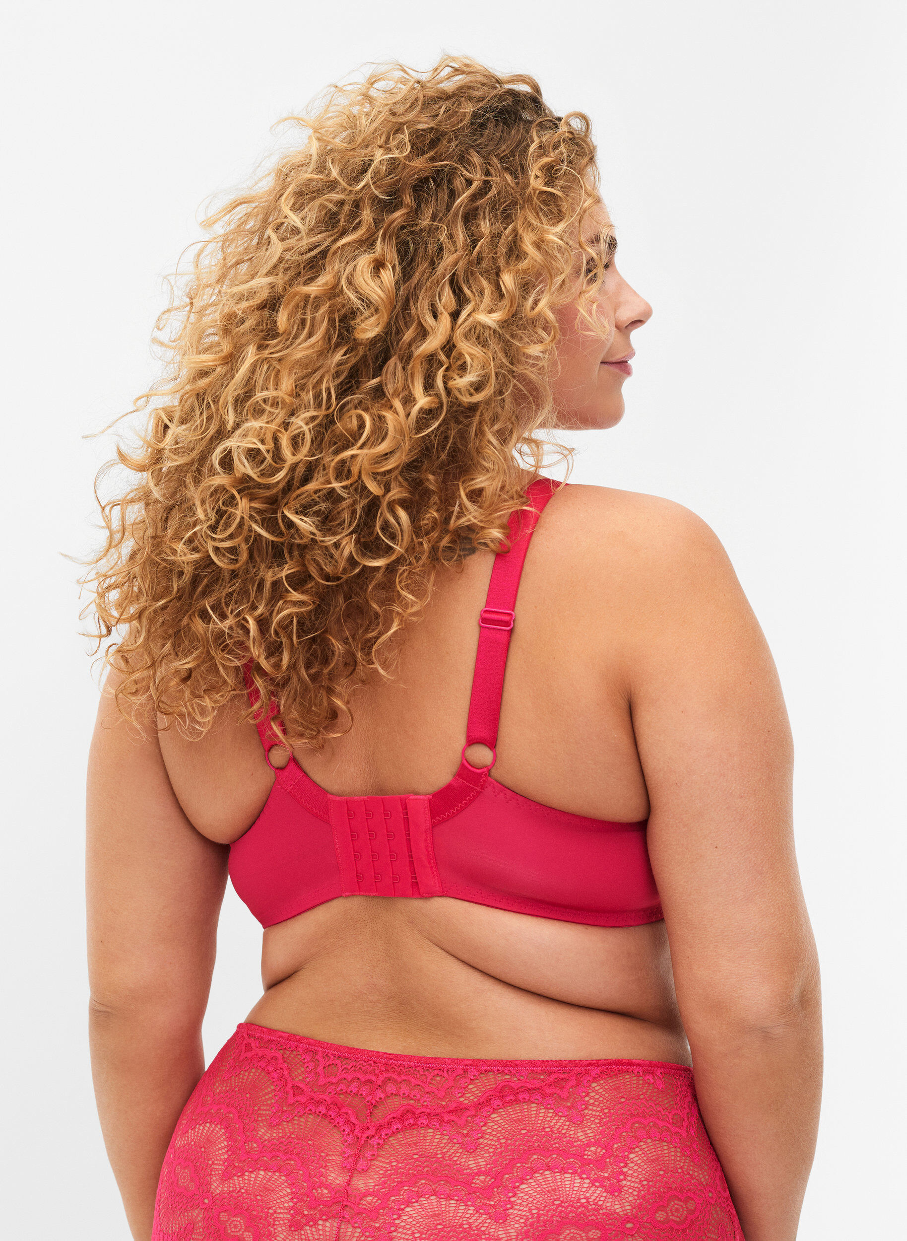 Zizzi Soutien-gorge en dentelle rembourr&eacute; avec armature, Rose, Model image number 1