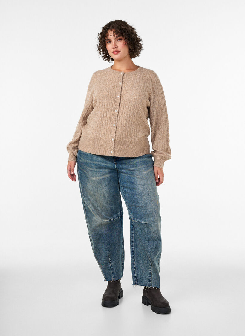 Cardigan en maille torsad&eacute;e avec boutons nacr&eacute;s, Beige, Model image number 1