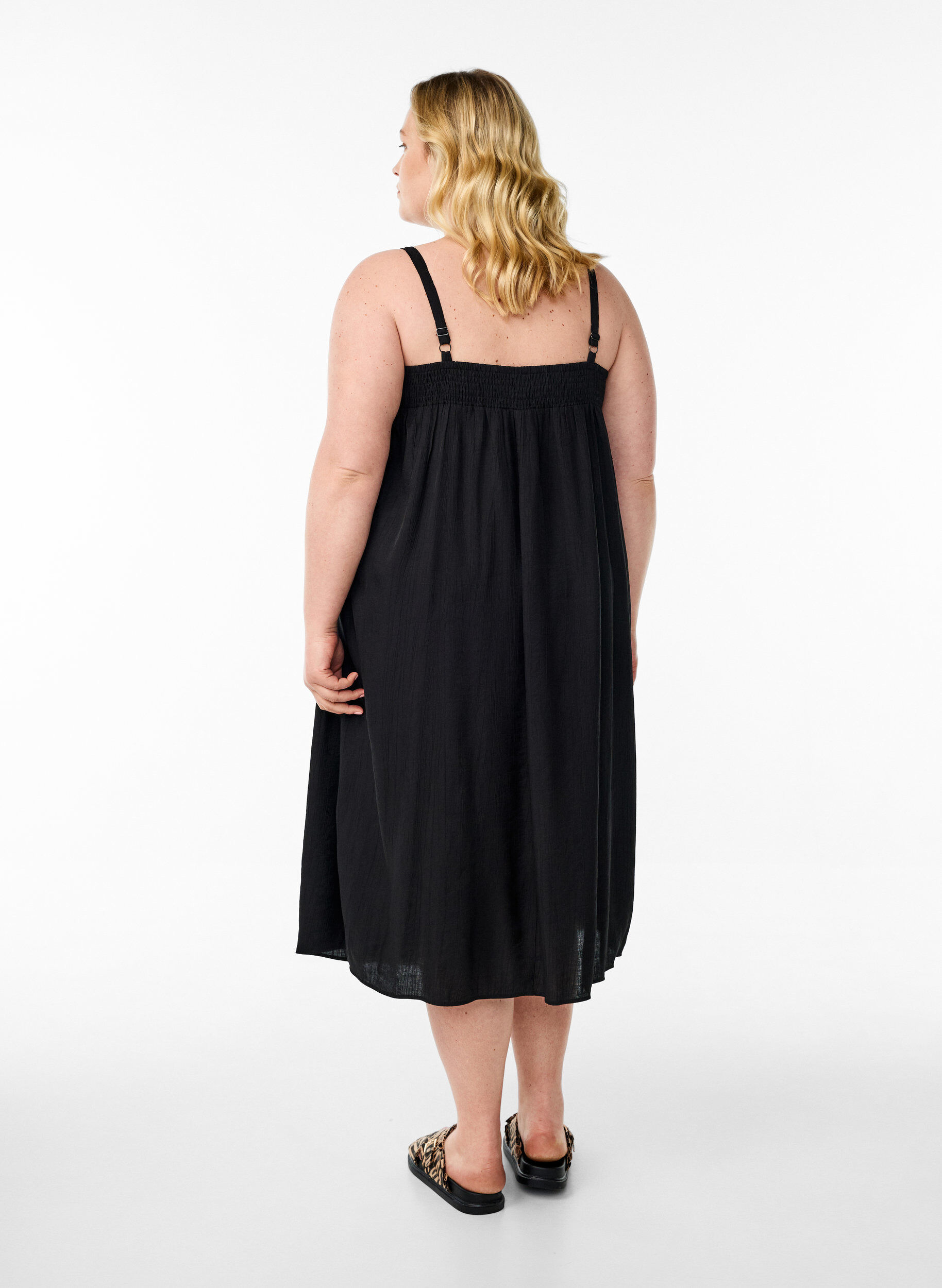 Zizzi Nuisette en viscose, Noir, Model image number 2