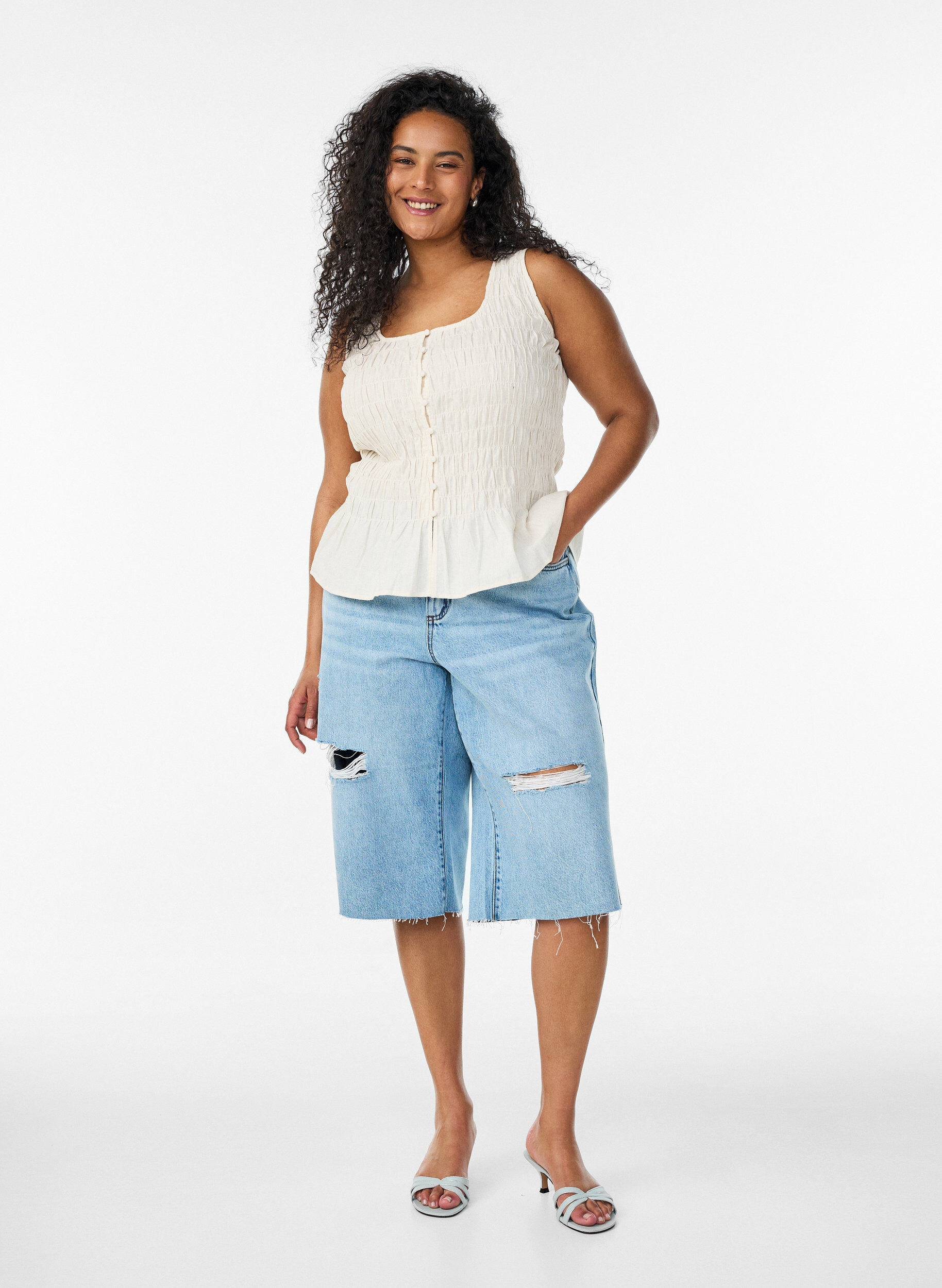 ZizziTop sans manches en coton et lin avec smocks, Vanille, Model image number 1
