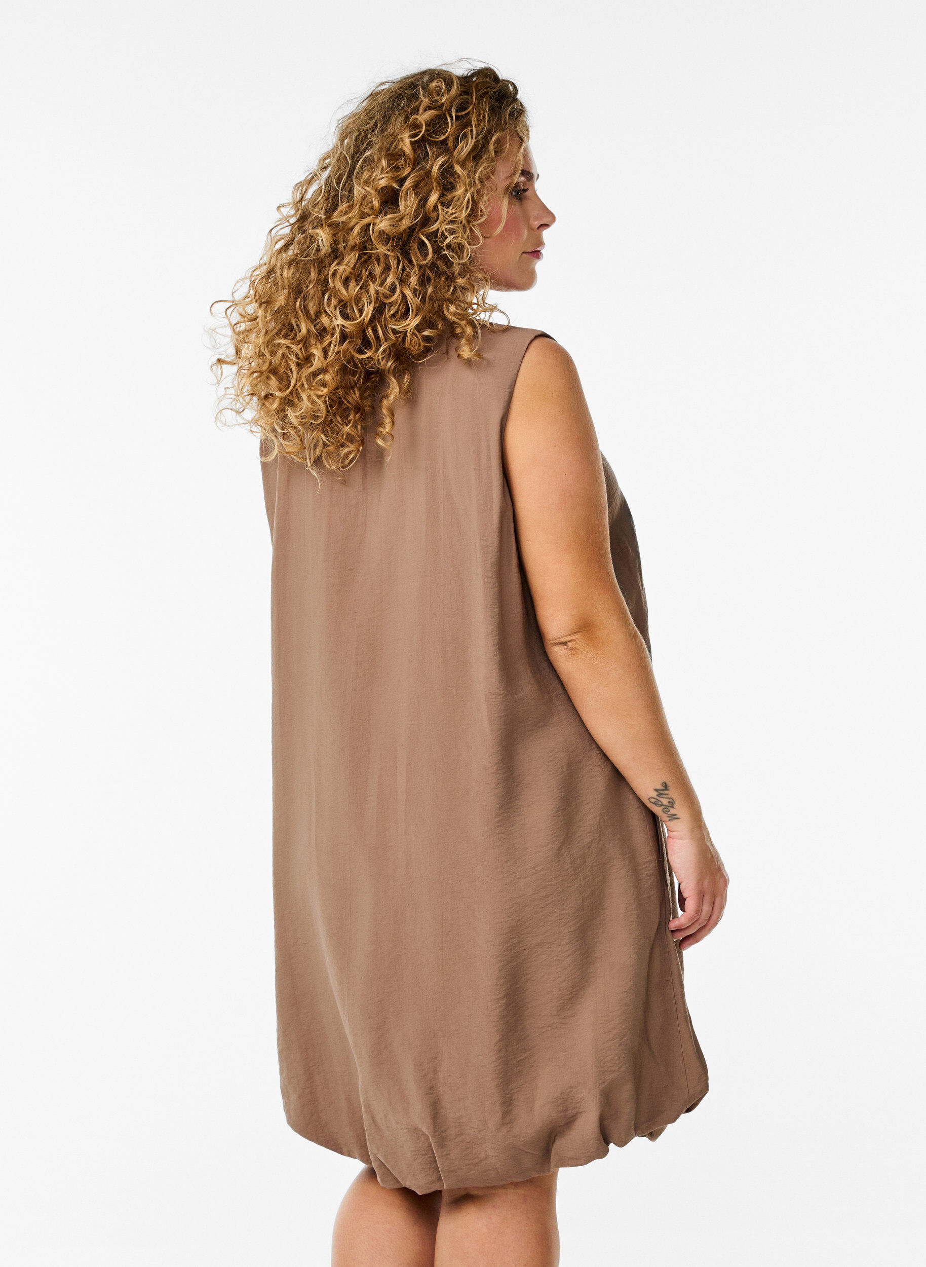 Zizzi Robe ballon mi-longue avec poches, Marron, Model image number 2