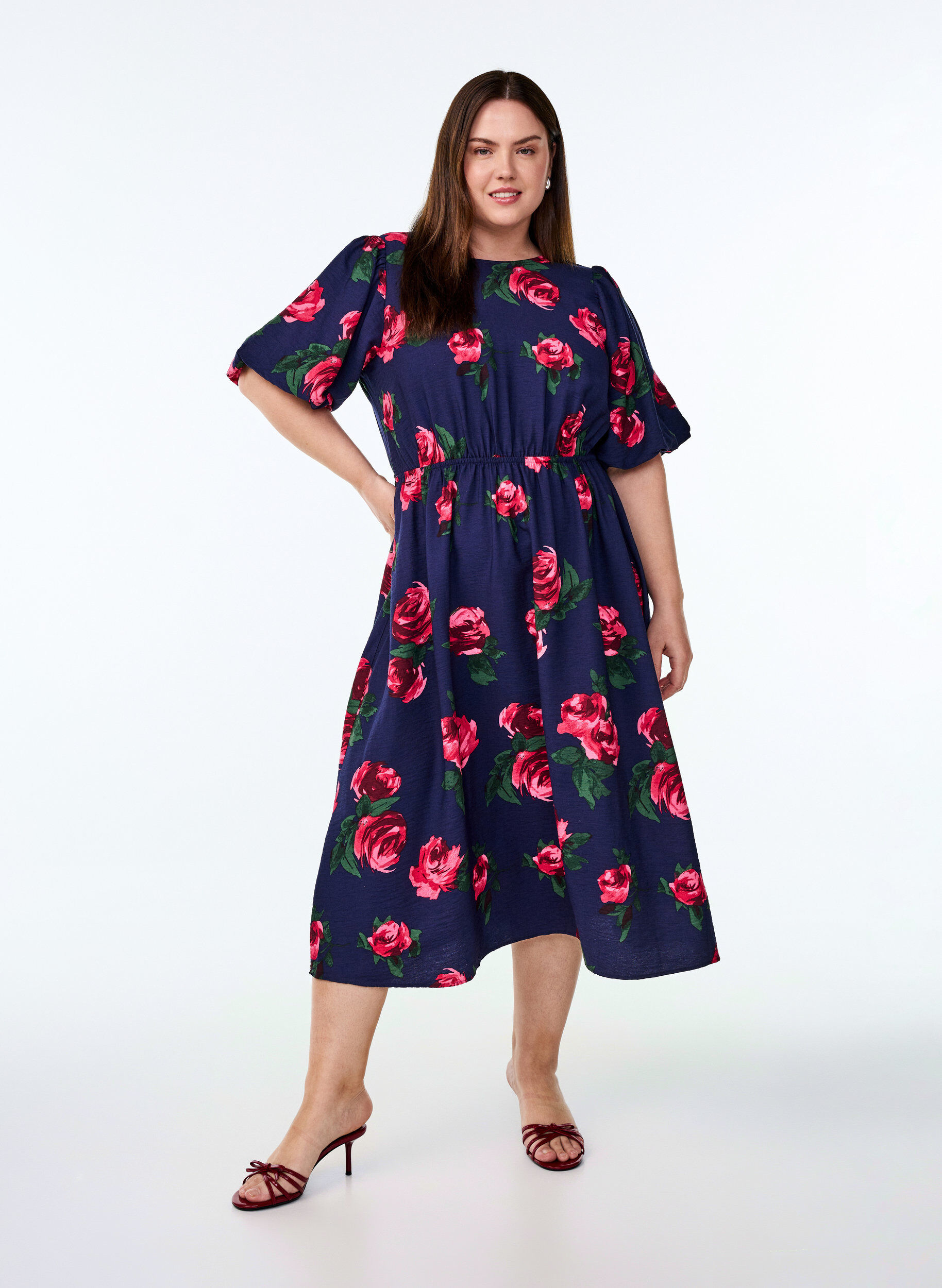 ZizziRobe midi &agrave; imprim&eacute; roses et manches courtes bouffantes, Bleu, Model image number 1