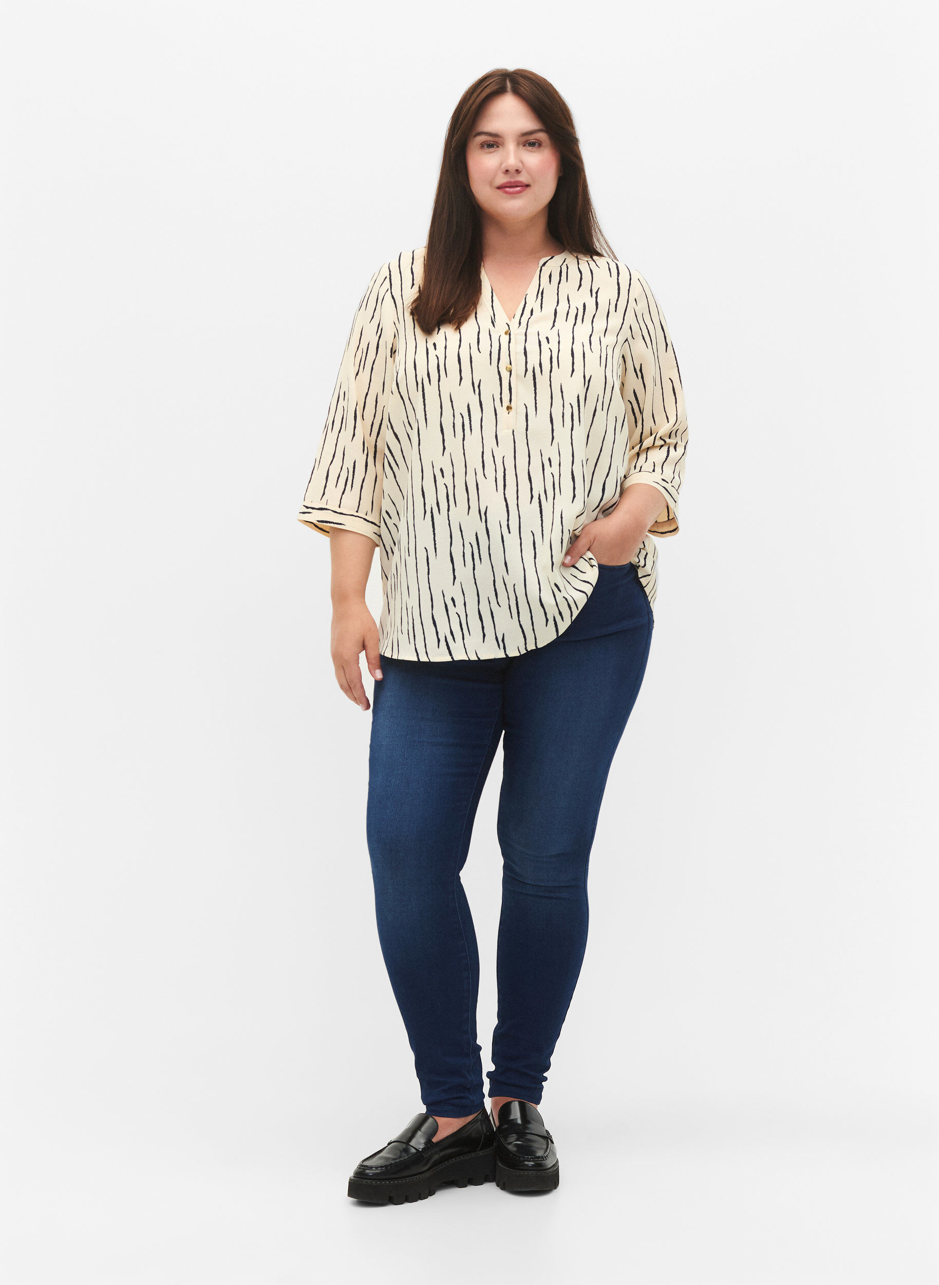 Zizzi Blouse &agrave; manches 3/4 et imprim&eacute;, Off White Stripe, Model image number 2