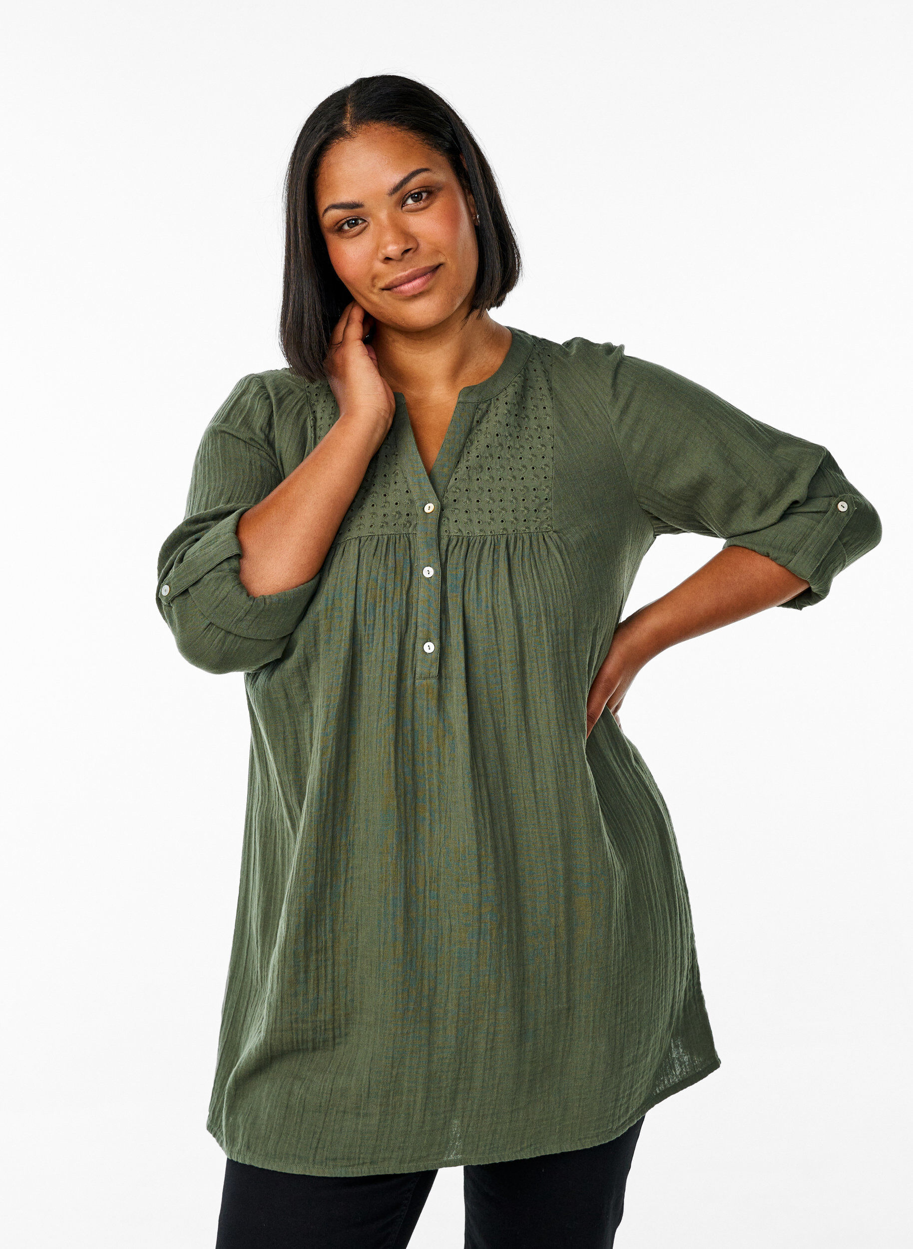 Tunique en mousseline de coton avec broderie anglaise, Vert, Model