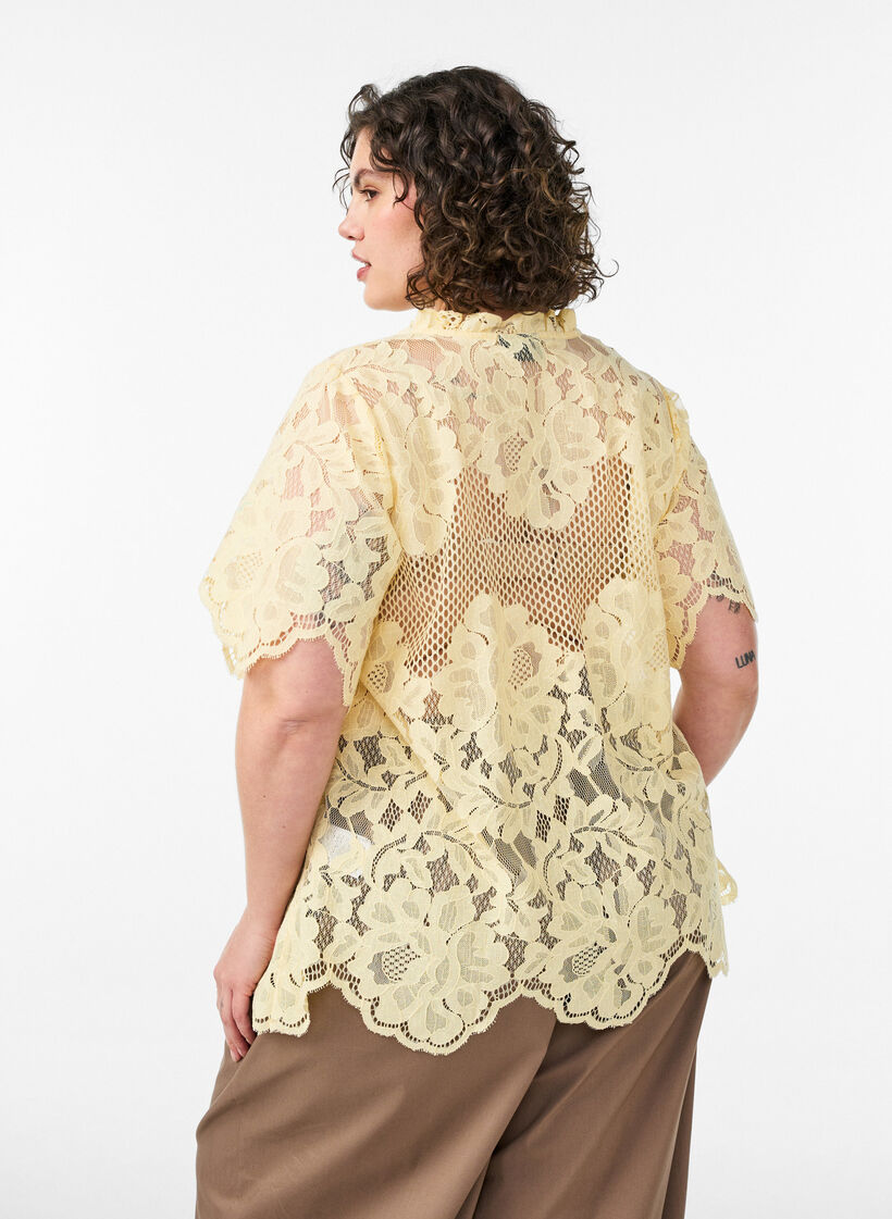 Blouse en dentelle avec col &agrave; volants et manches courtes, Jaune clair, Model image number 2