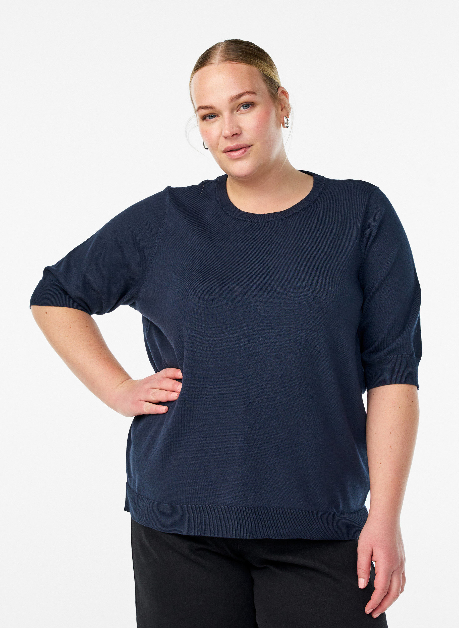 Blouse en fine maille &agrave; manches courtes, Bleu, Model