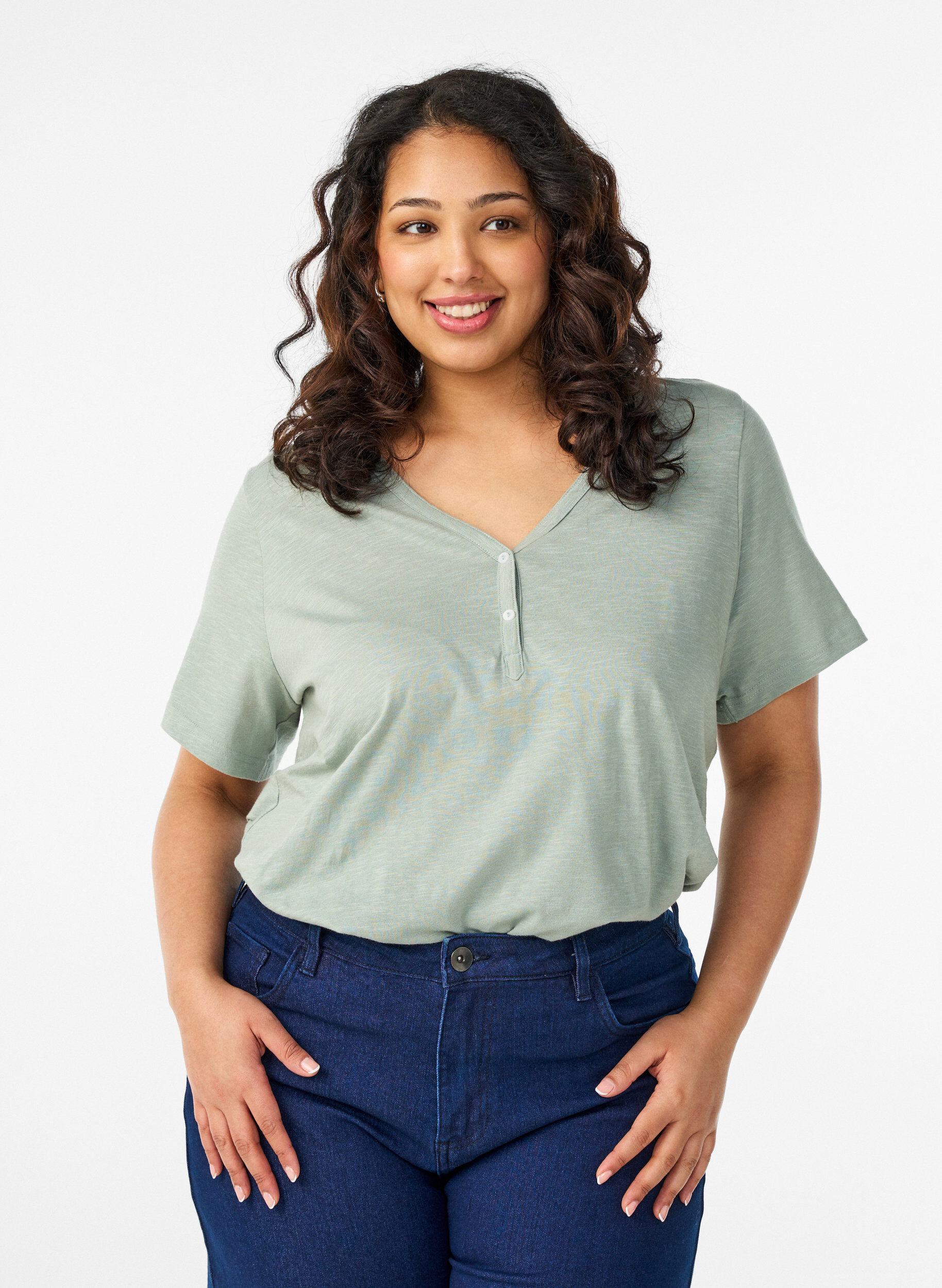 T-shirt dot&eacute; de boutons, Vert clair, Model