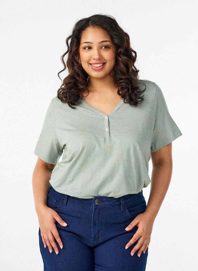 T-shirt dot&eacute; de boutons, Vert clair, Model image number 0