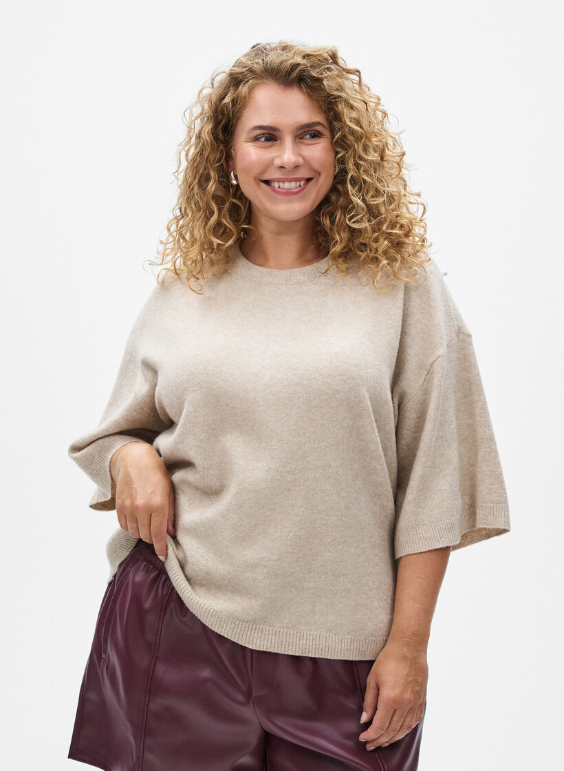Chemisier tricot&eacute; ample &agrave; manches courtes, Beige, Model image number 0