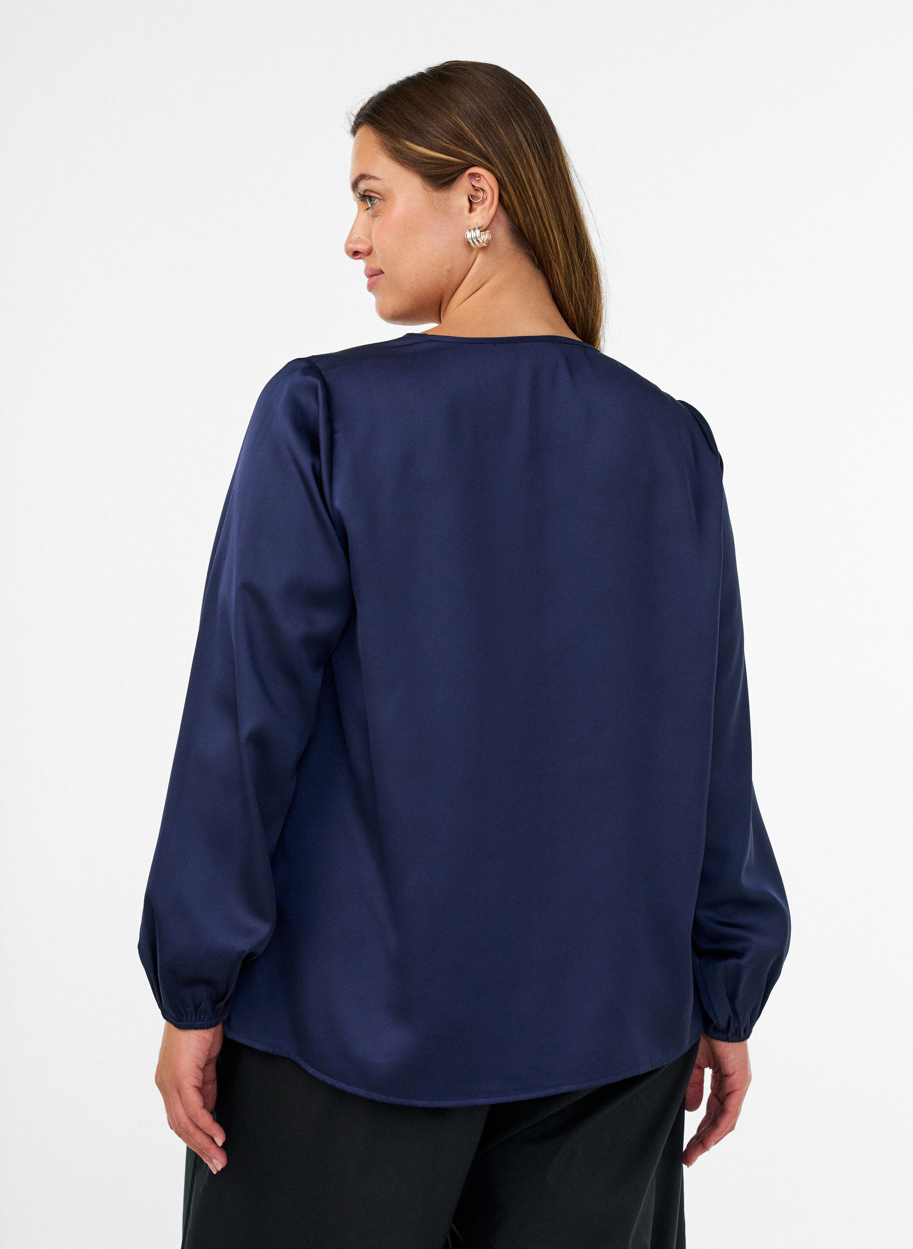 ZizziBlouse en satin avec appliqu&eacute; en dentelle et perles, Bleu, Model image number 2
