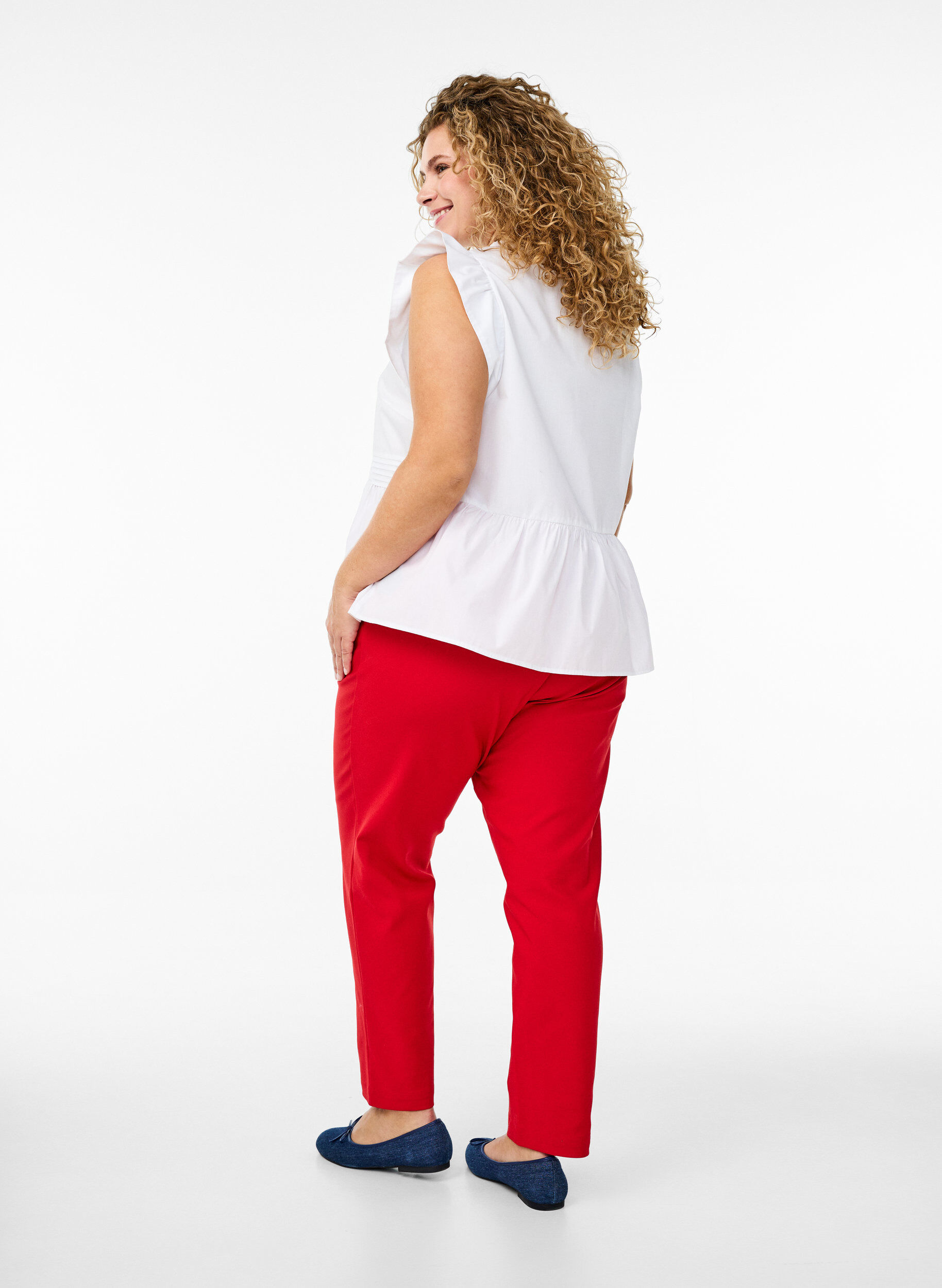 Zizzi Pantalon coupe droite &agrave; taille haute, Rouge, Model image number 1