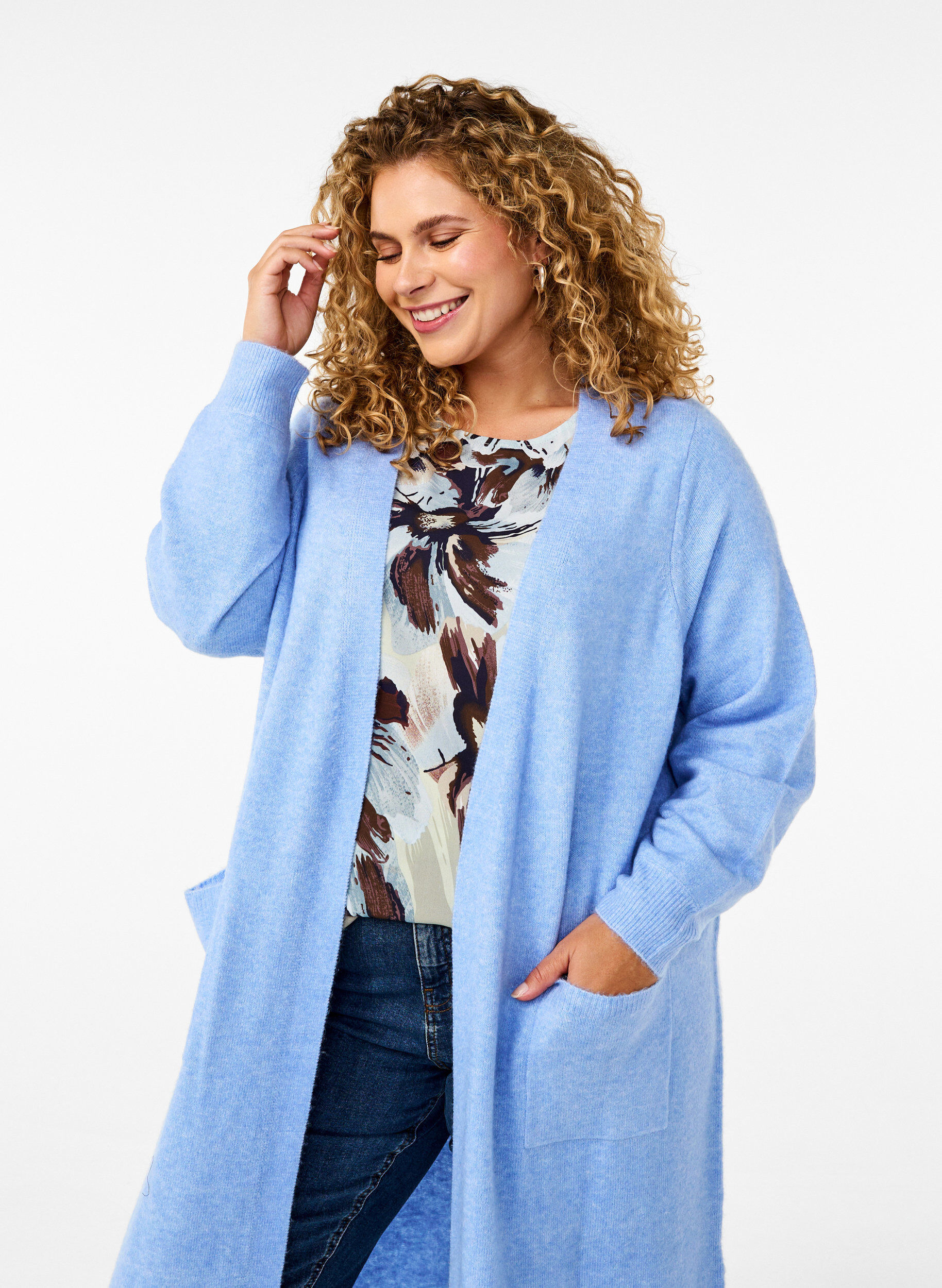 Zizzi Long cardigan tricot&eacute; avec poches, Cornflower Blue Mel., Model image number 2